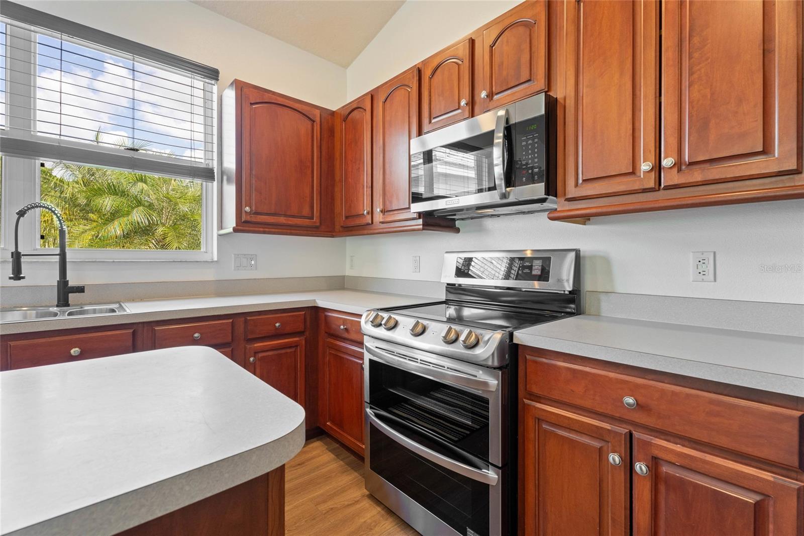 Image 23 of 51 For 7264 Hawksnest Blvd