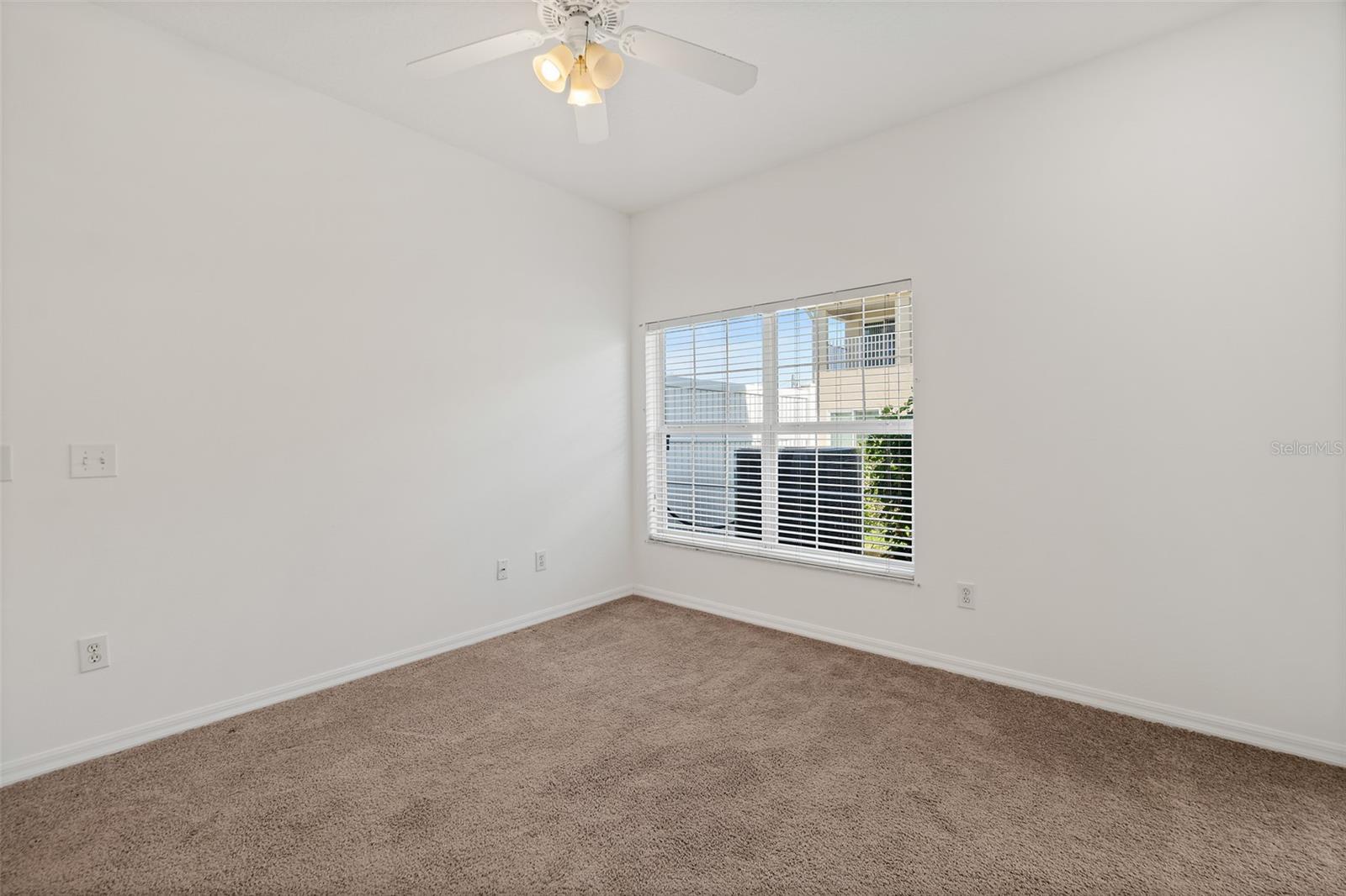 Image 10 of 44 For 5201 Ocean Beach Boulevard 13