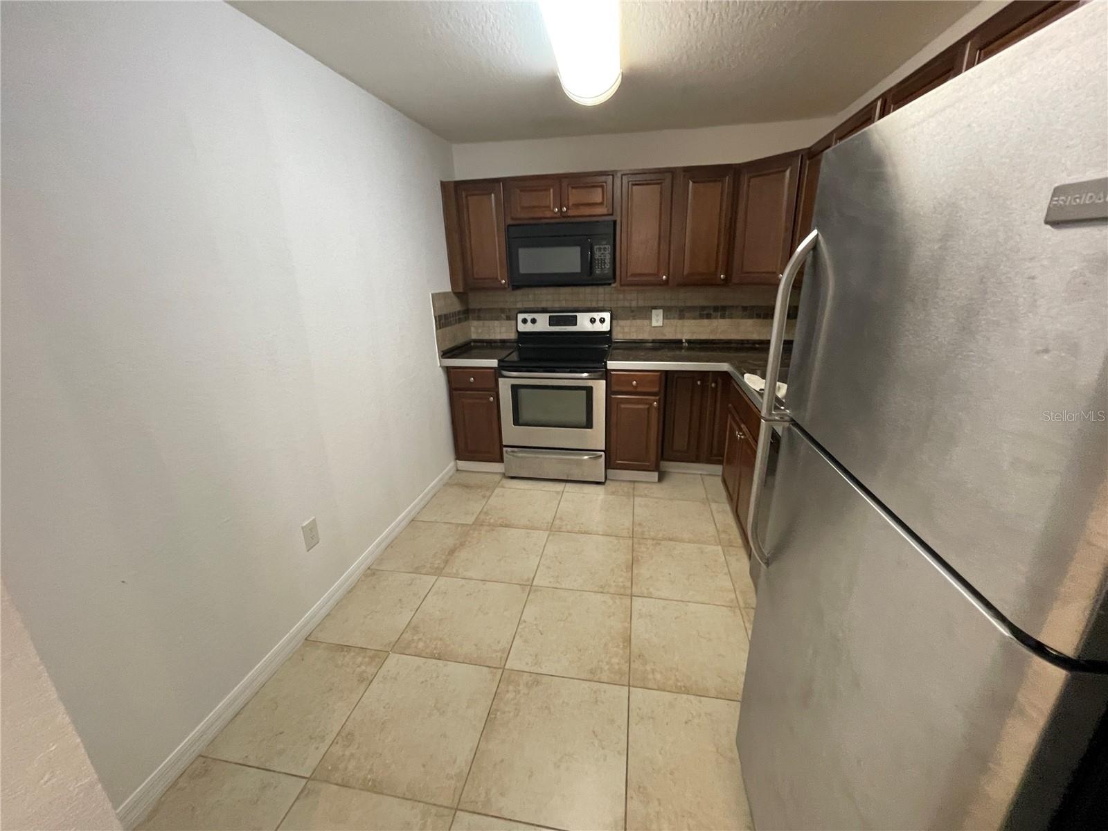 Image 3 of 10 For 3997 Versailles Drive F