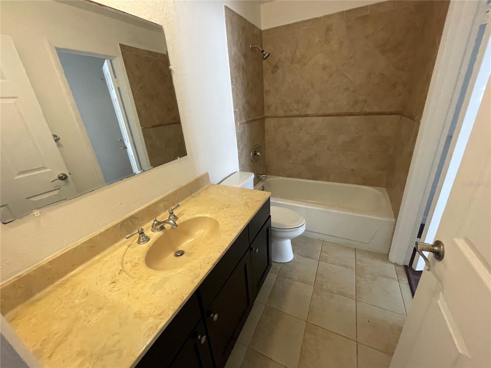 Image 6 of 10 For 3997 Versailles Drive F