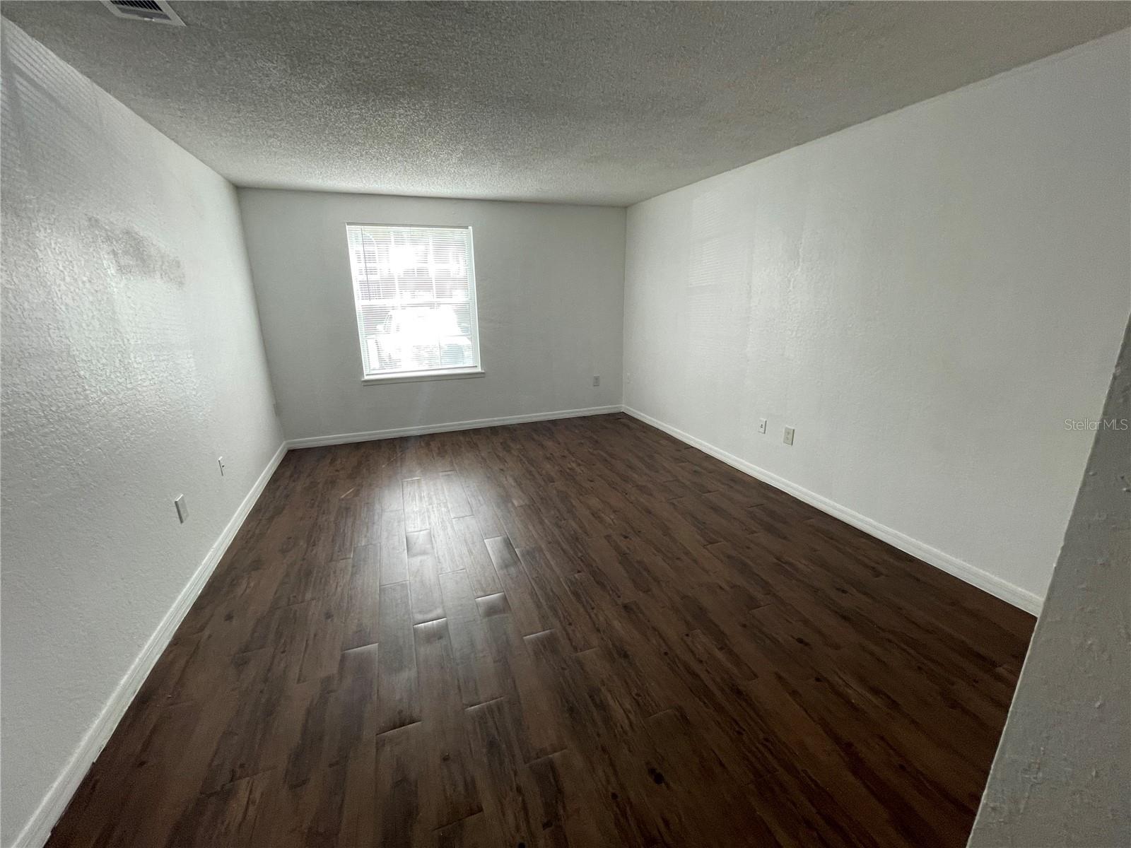 Image 7 of 10 For 3997 Versailles Drive F