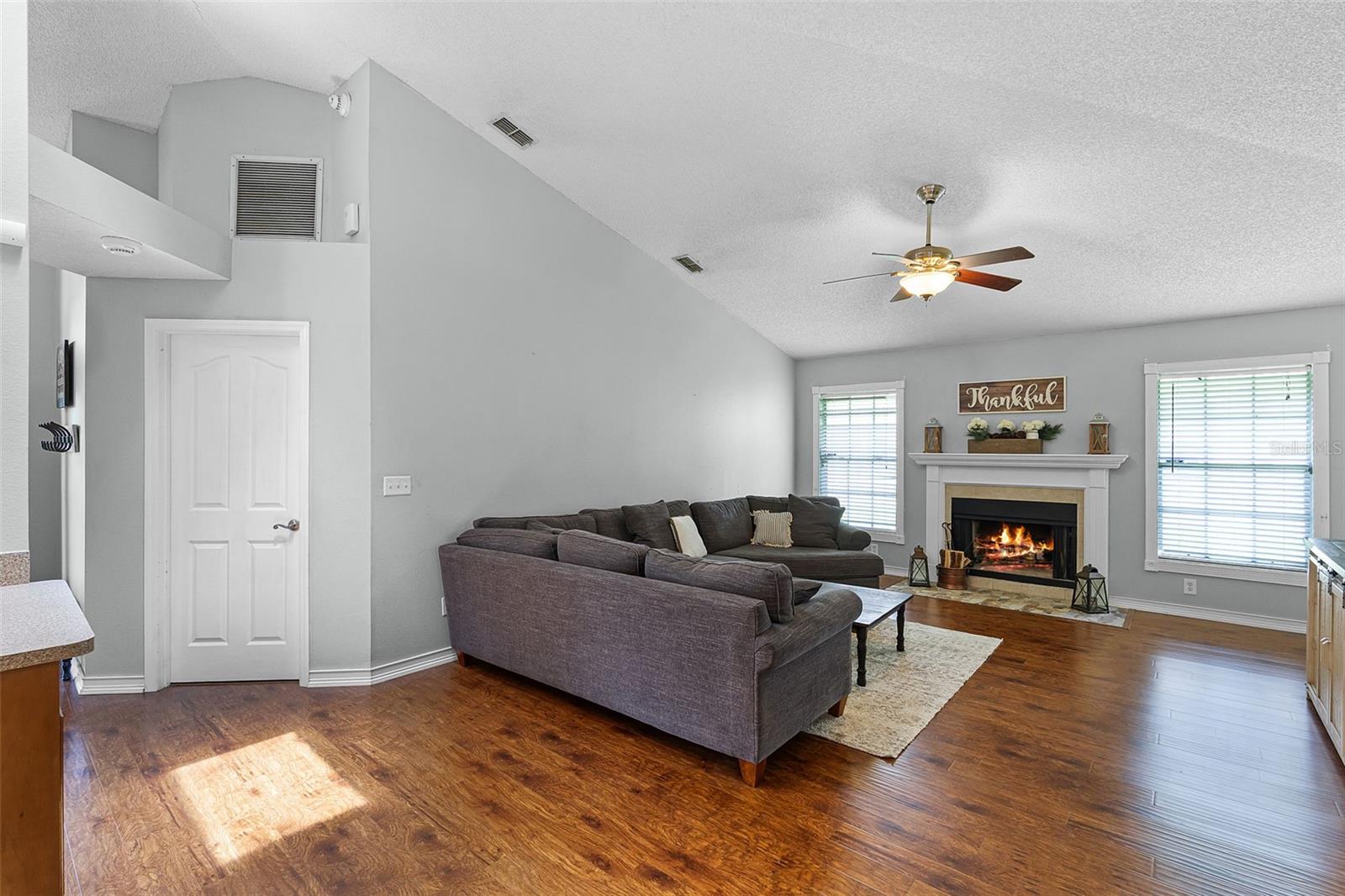 Image 12 of 48 For 618 Caledonia Place