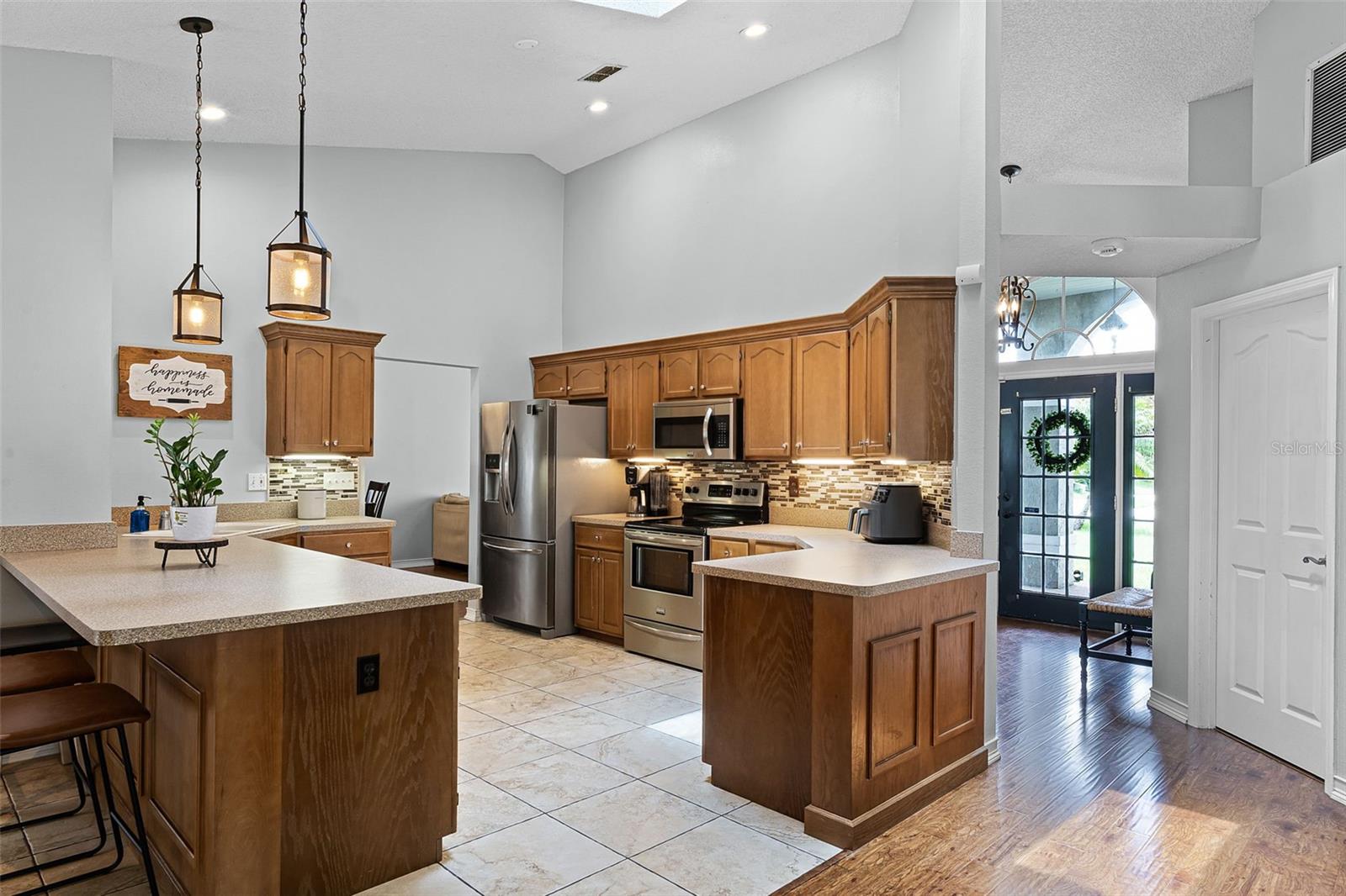 Image 16 of 48 For 618 Caledonia Place