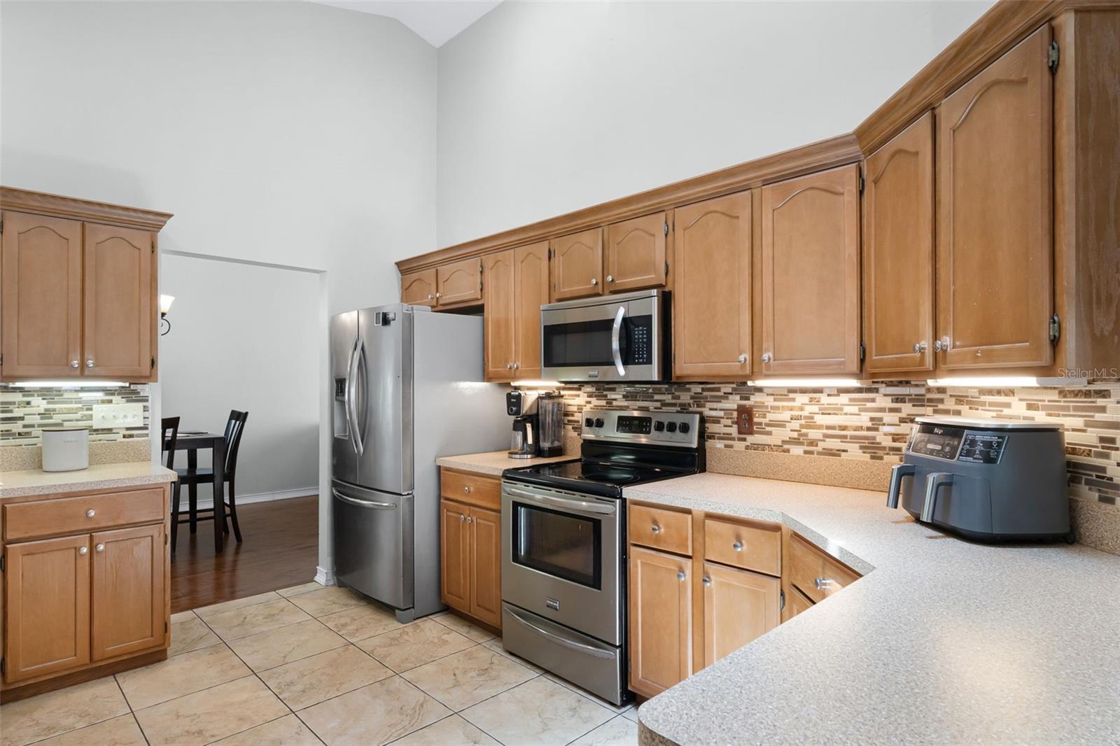 Image 18 of 48 For 618 Caledonia Place