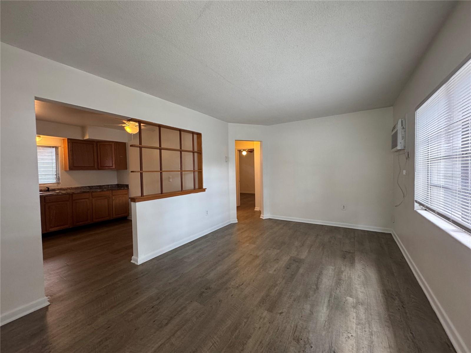Image 3 of 29 For 1307 Ferncreek Ave Avenue