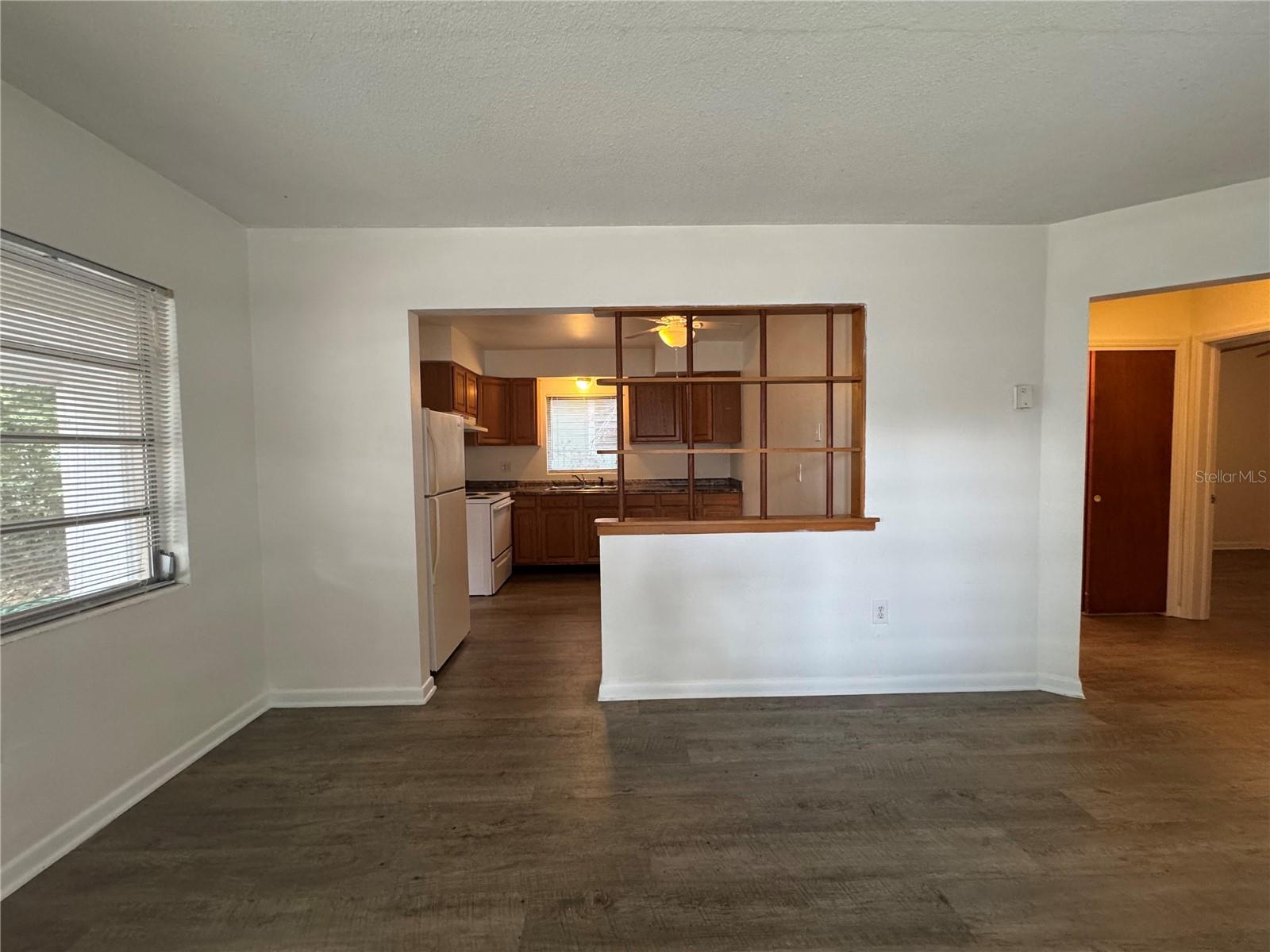 Image 5 of 29 For 1307 Ferncreek Ave Avenue