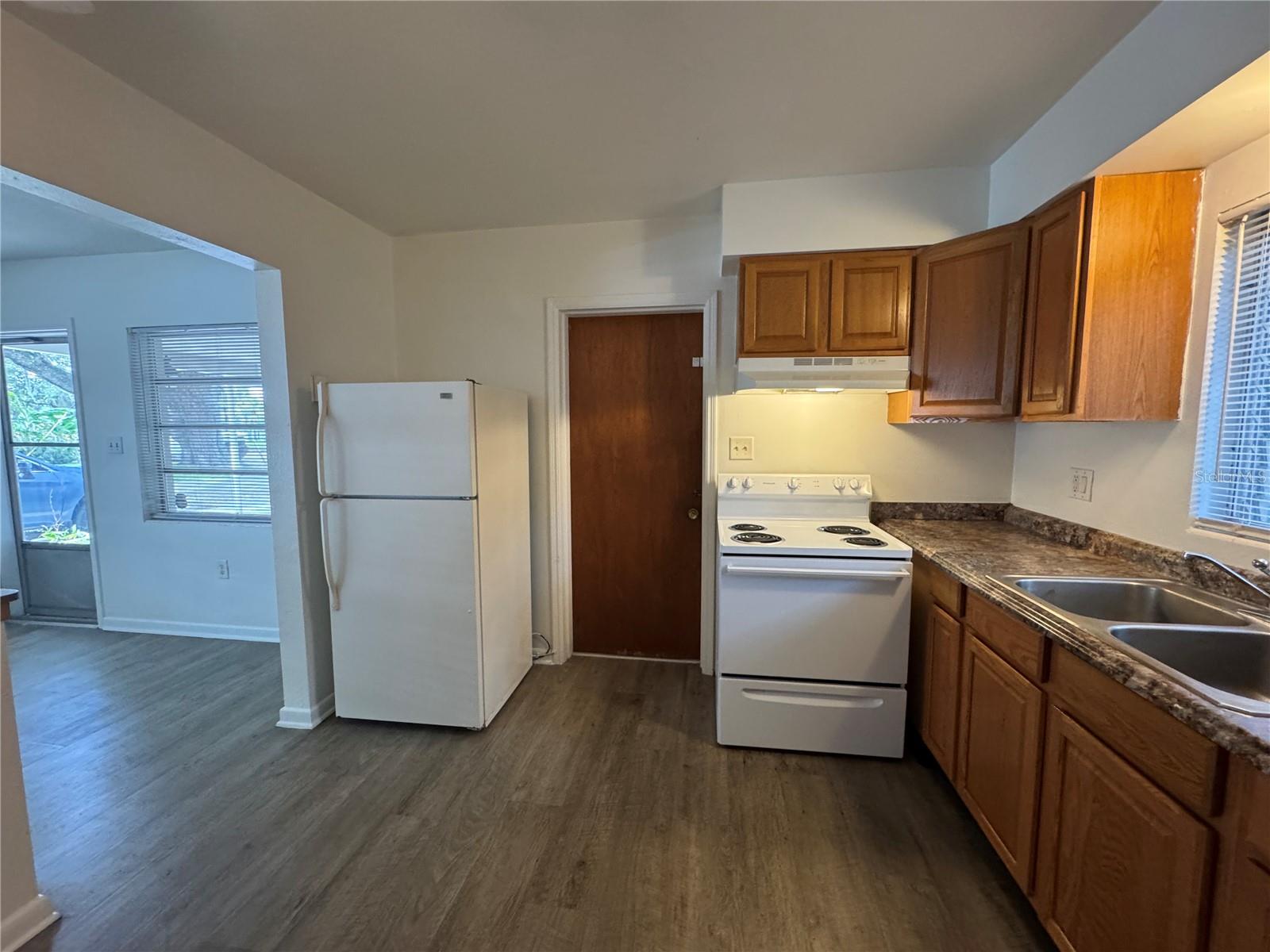 Image 6 of 29 For 1307 Ferncreek Ave Avenue