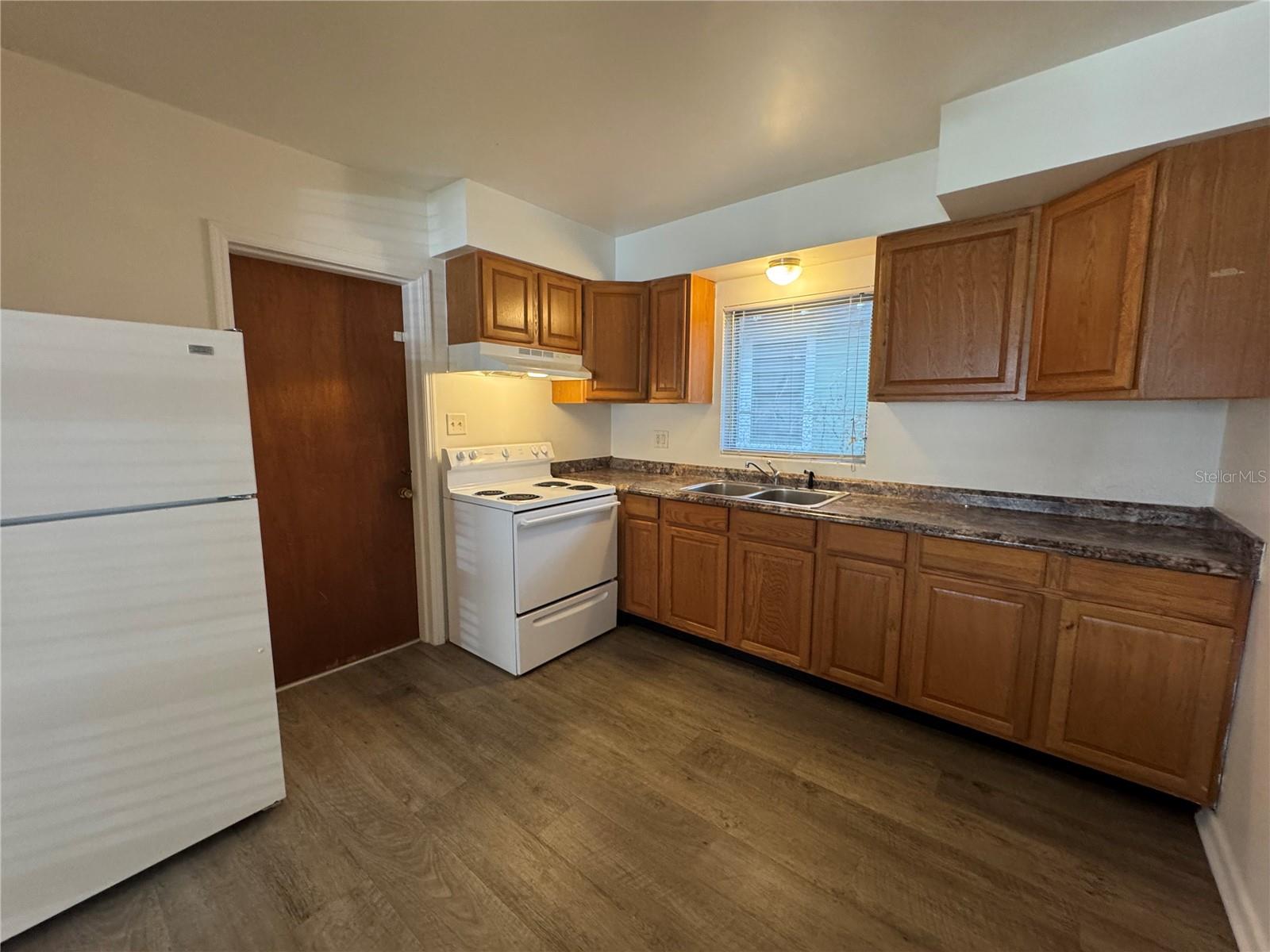 Image 7 of 29 For 1307 Ferncreek Ave Avenue