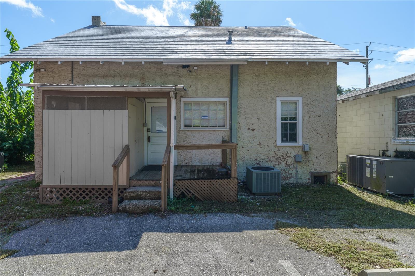 Image 11 of 47 For 325 Highland Street