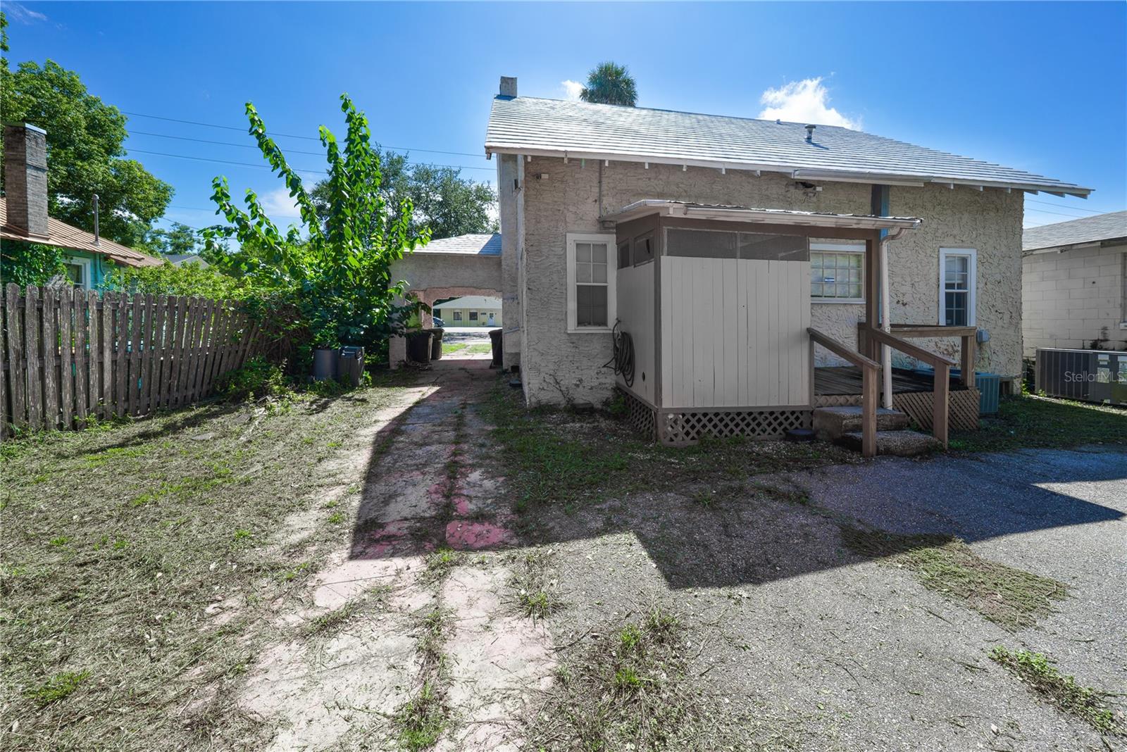 Image 13 of 47 For 325 Highland Street
