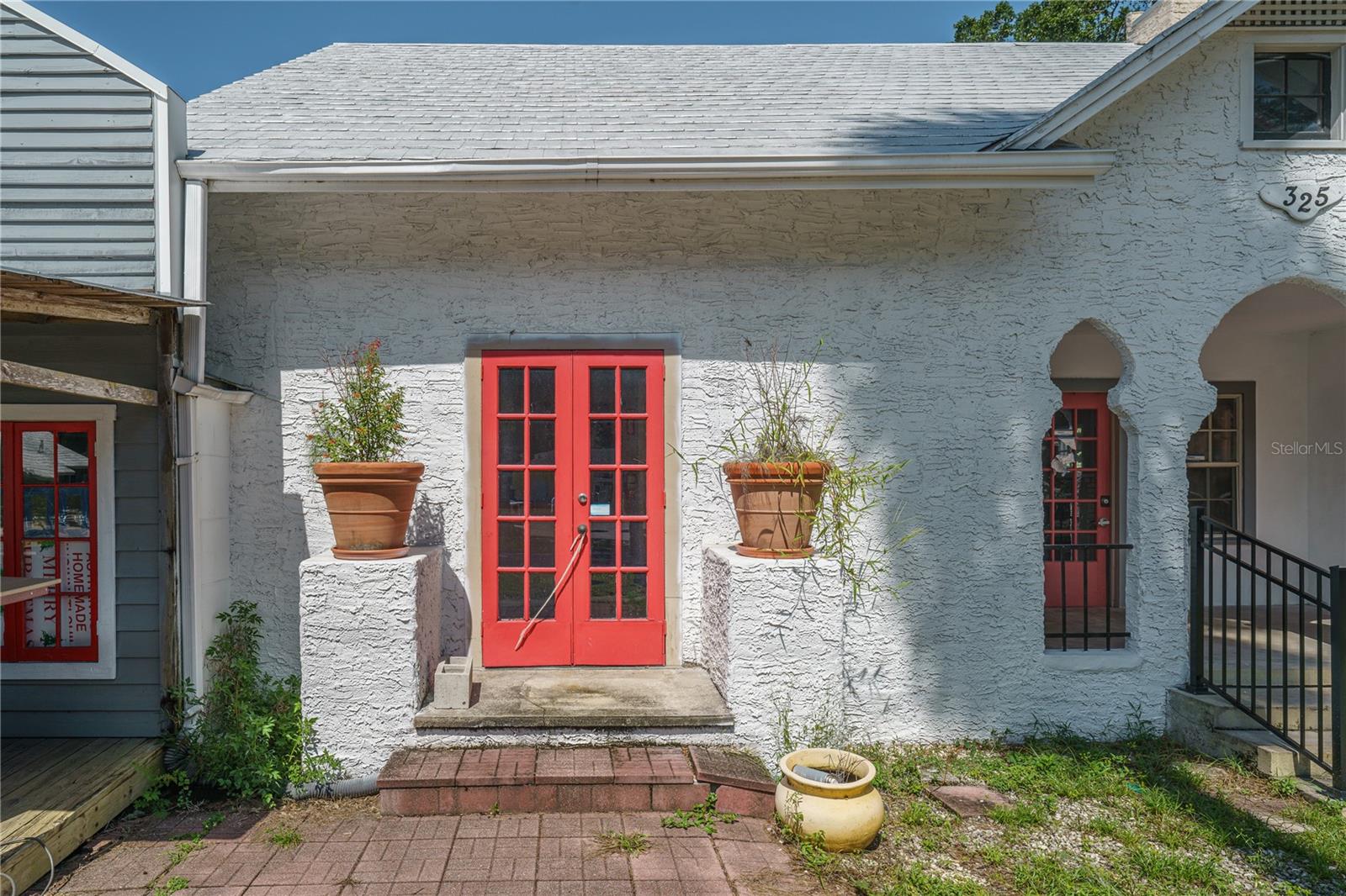Image 16 of 47 For 325 Highland Street
