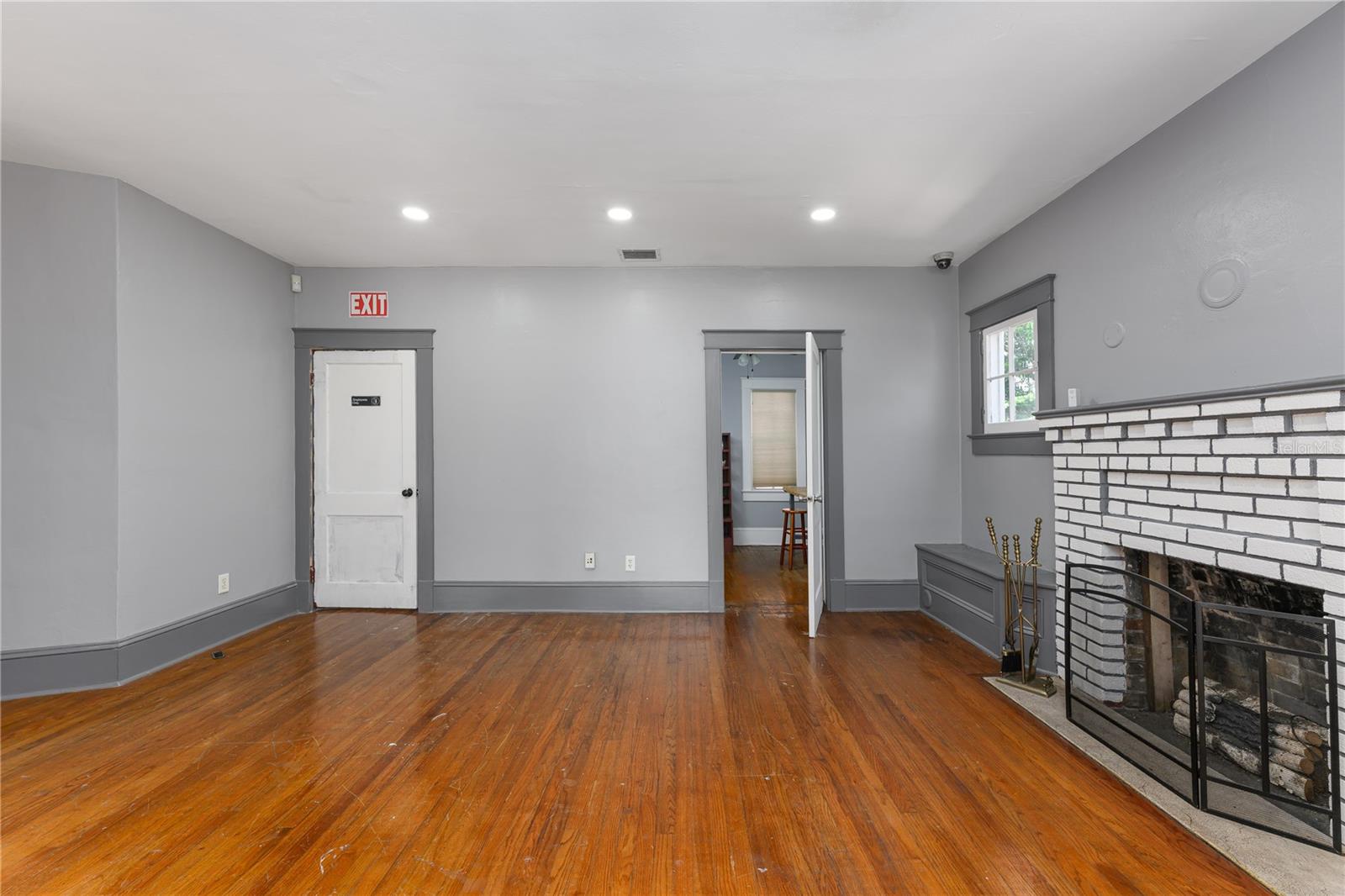 Image 21 of 47 For 325 Highland Street