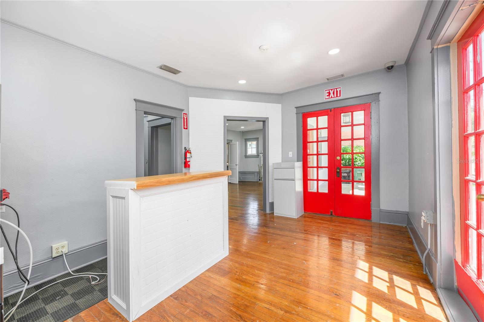 Image 33 of 47 For 325 Highland Street
