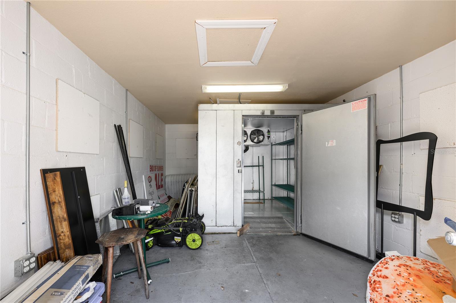 Image 45 of 47 For 325 Highland Street