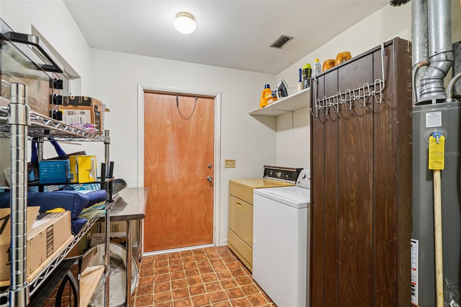 Image 15 of 21 For 711 6th Place