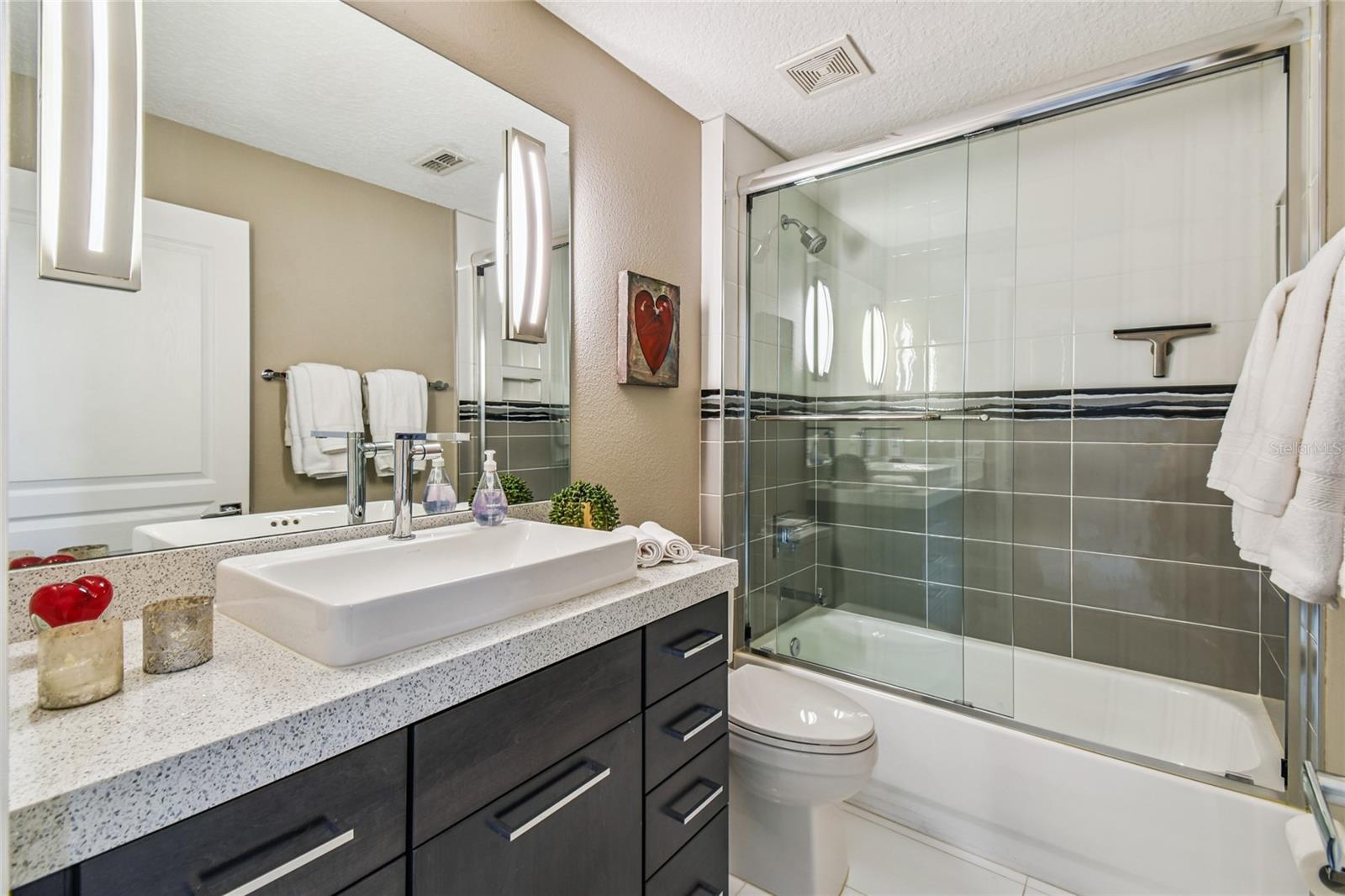 Image 17 of 31 For 17617 Woodfield Hill Court