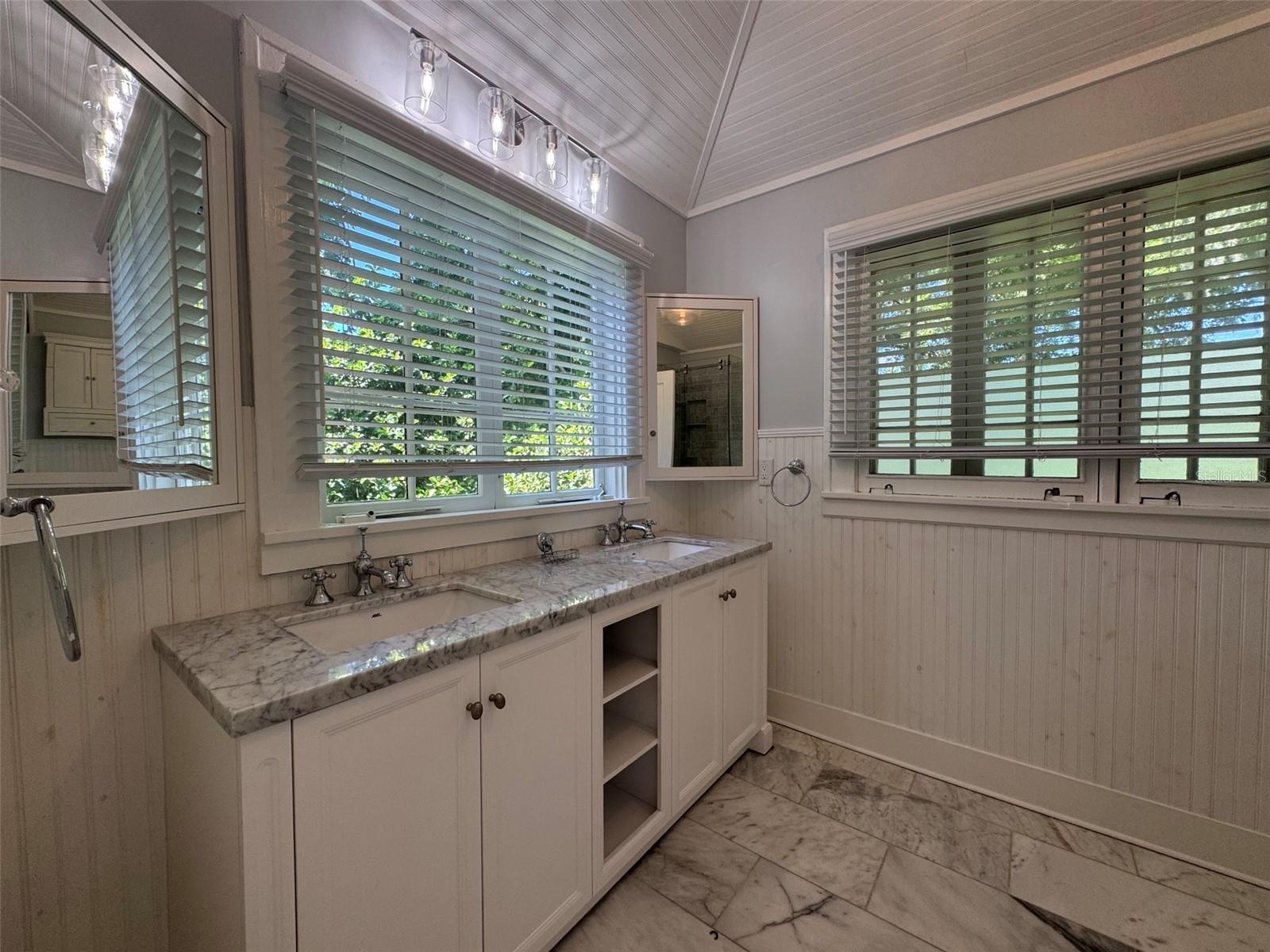 Image 7 of 11 For 500 Gatlin Avenue