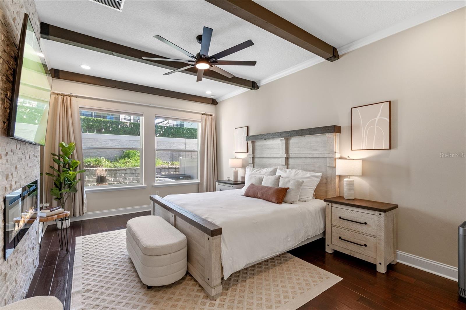 Image 18 of 39 For 16746 Abbey Hill Court