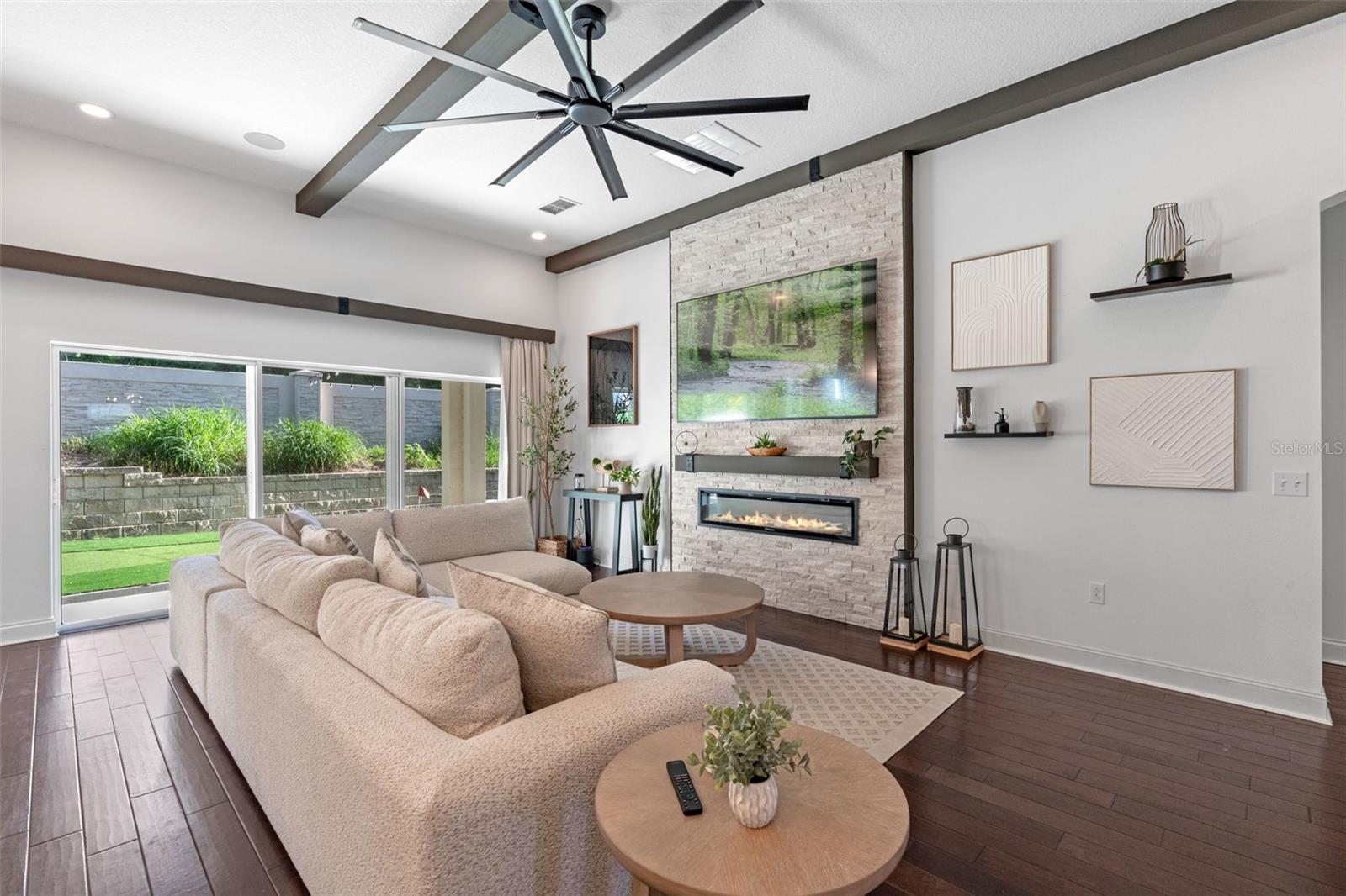 Image 6 of 39 For 16746 Abbey Hill Court