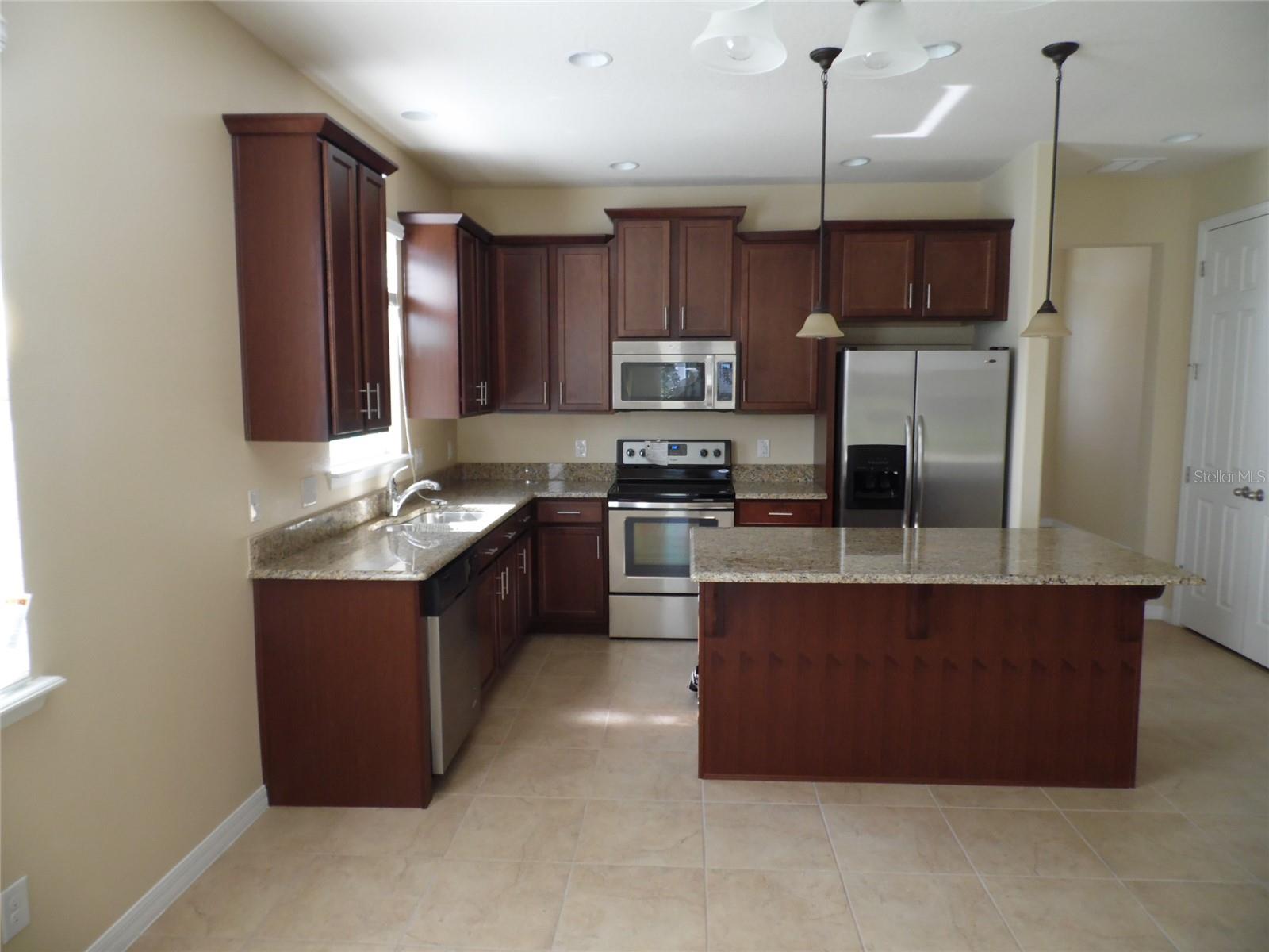 Image 3 of 13 For 4918 Palm Park Street