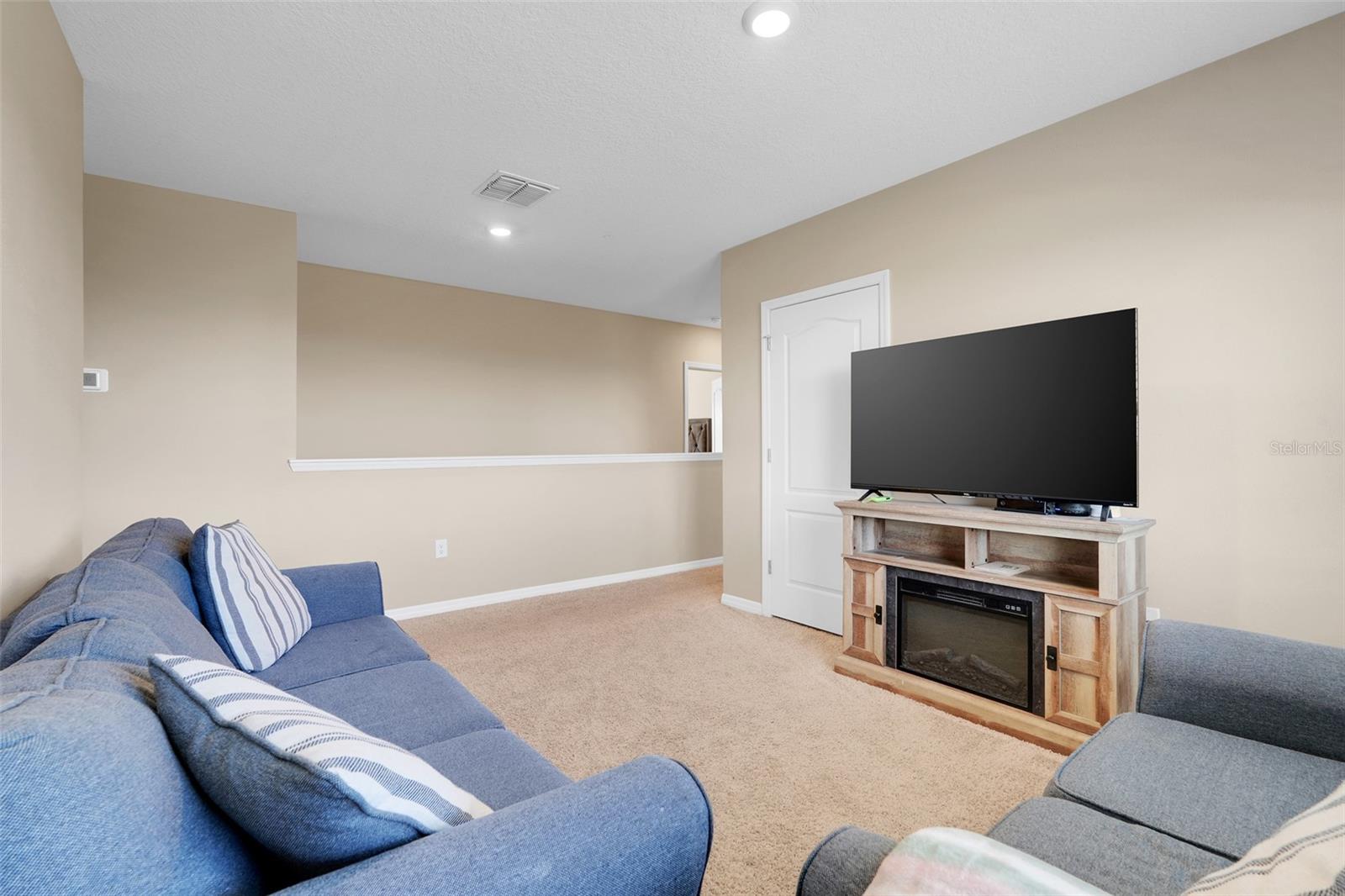 Image 15 of 37 For 9654 Black Walnut Drive