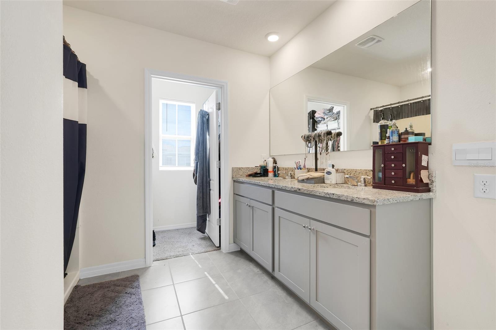 Image 20 of 37 For 9654 Black Walnut Drive