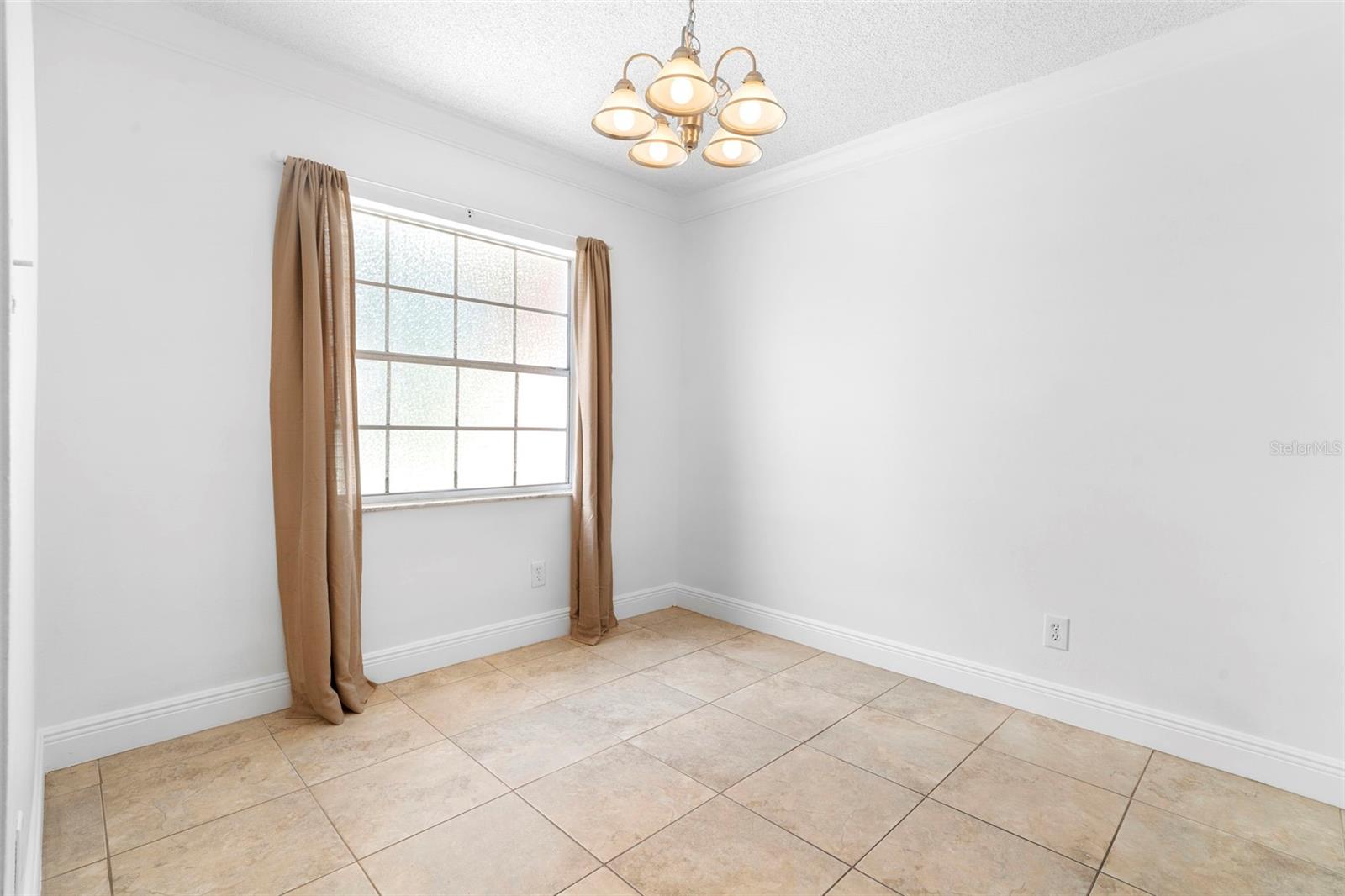 Image 11 of 34 For 3002 George Mason Avenue 3