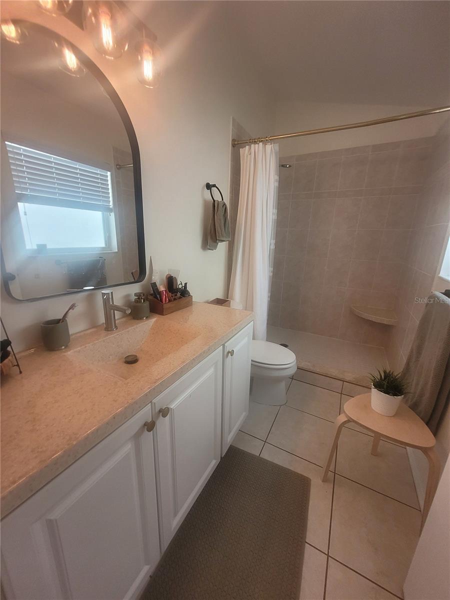 Image 18 of 35 For 1452 Creekside Circle