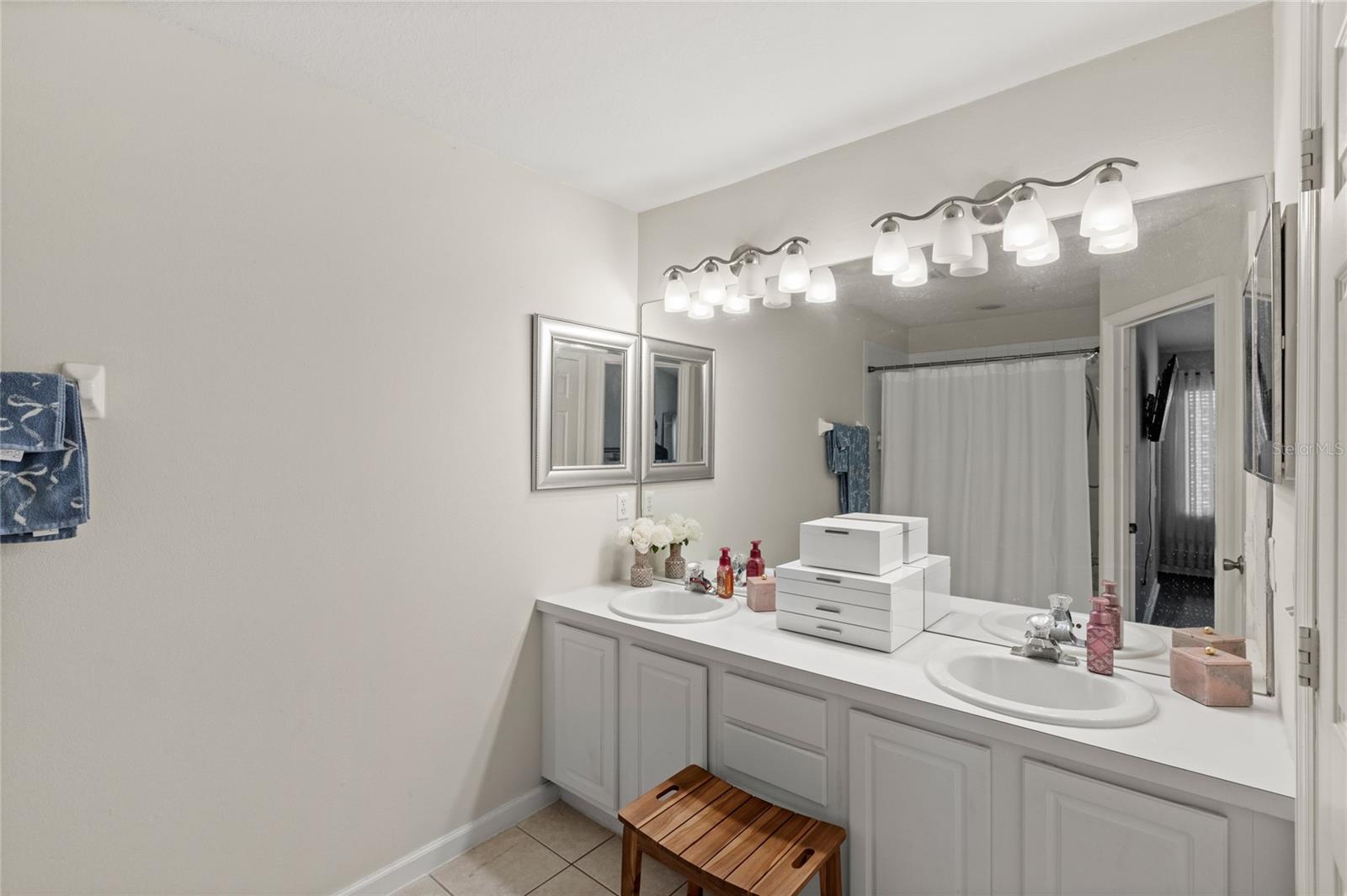 Image 17 of 41 For 6105 Twain Street 105