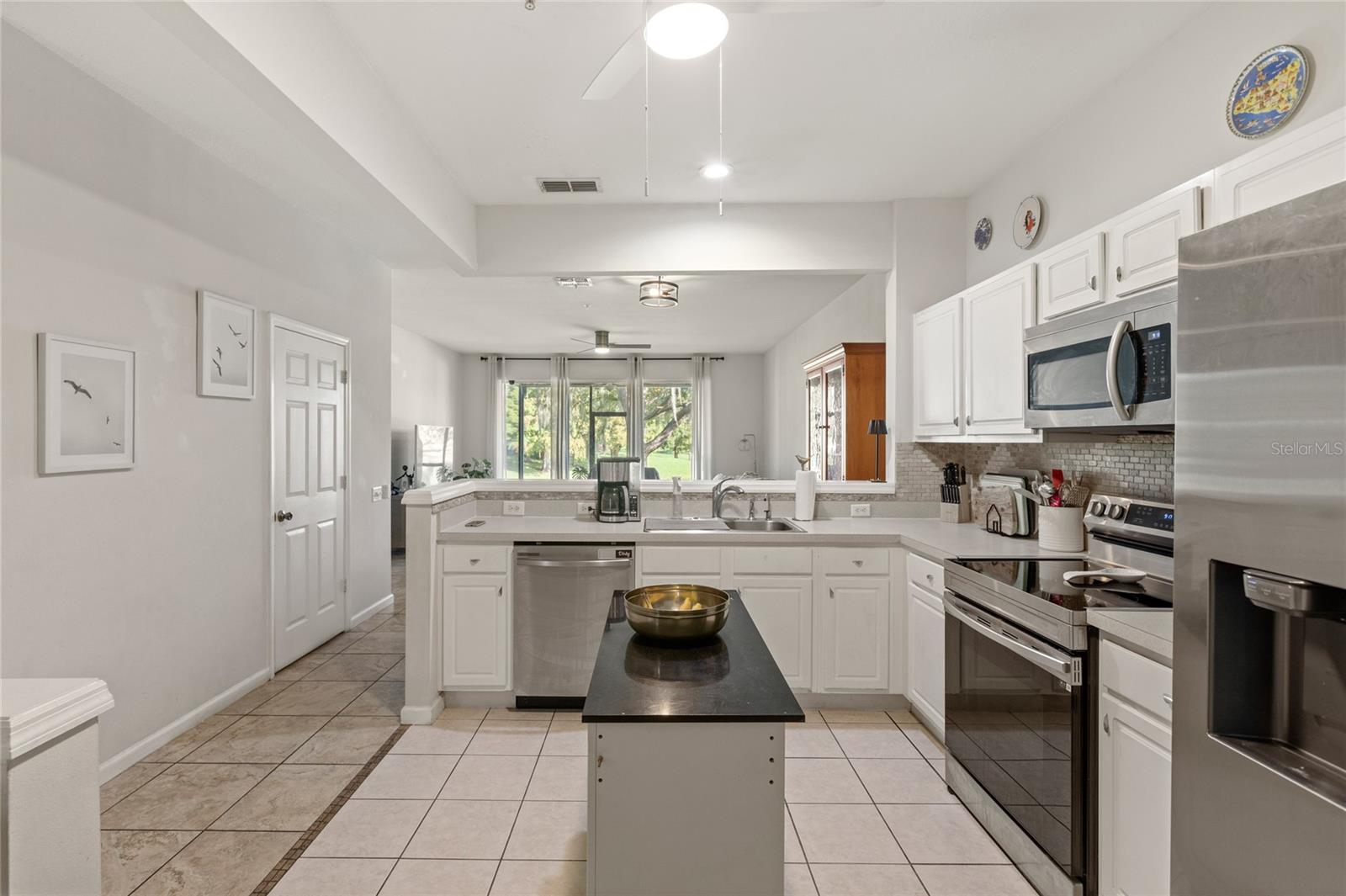 Image 4 of 41 For 6105 Twain Street 105