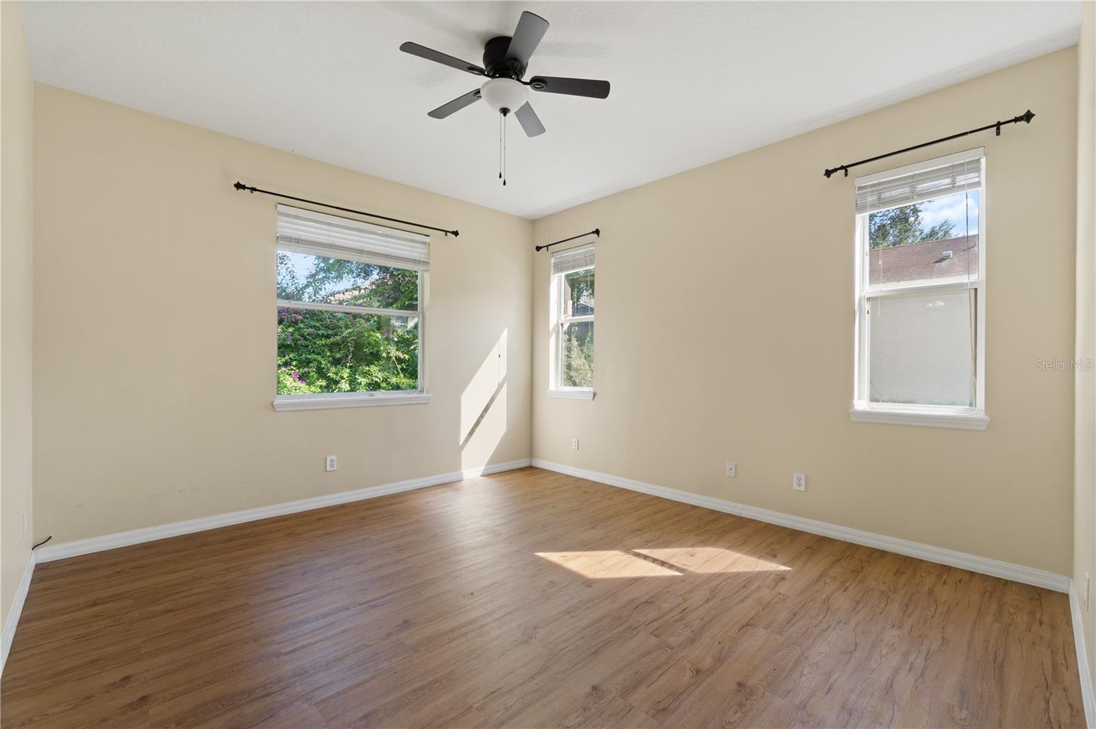 Image 15 of 33 For 559 Hiawatha Palm Place