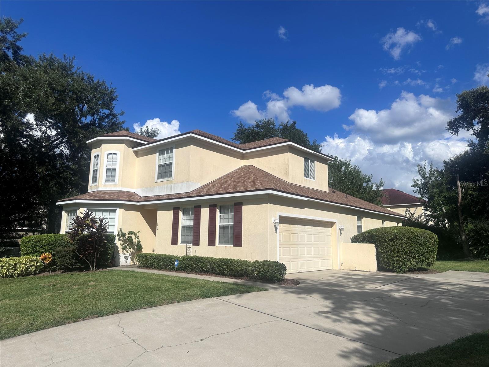 Image 2 of 33 For 559 Hiawatha Palm Place