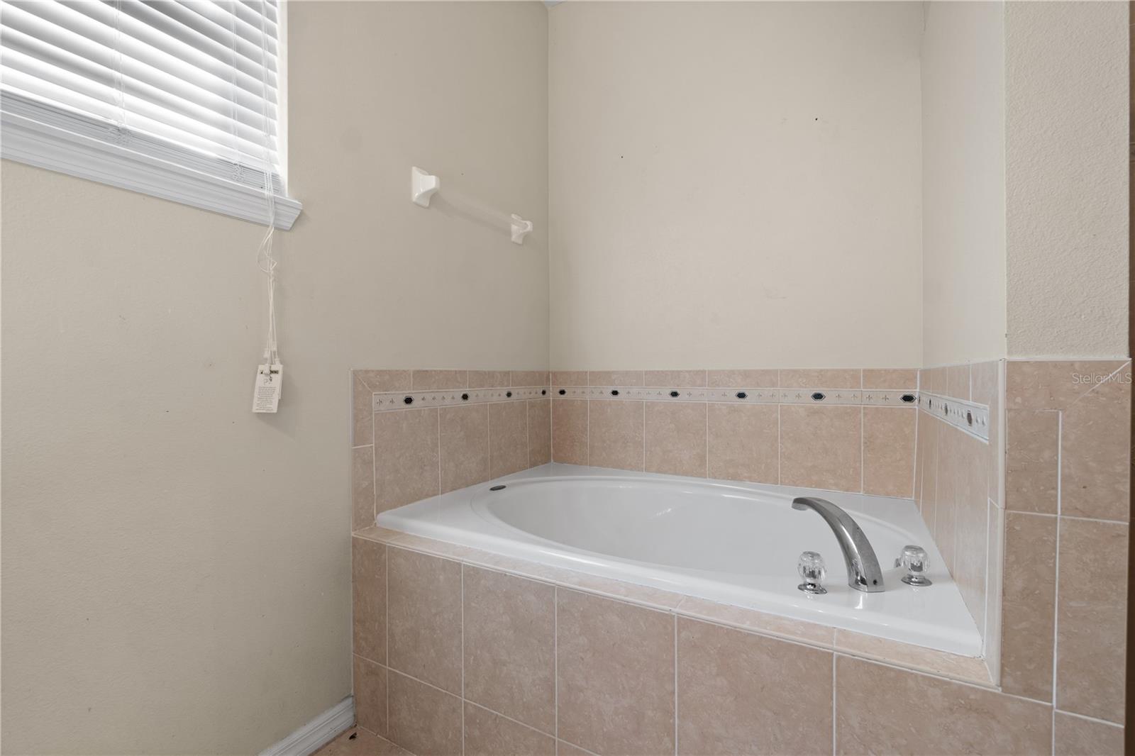 Image 20 of 33 For 559 Hiawatha Palm Place