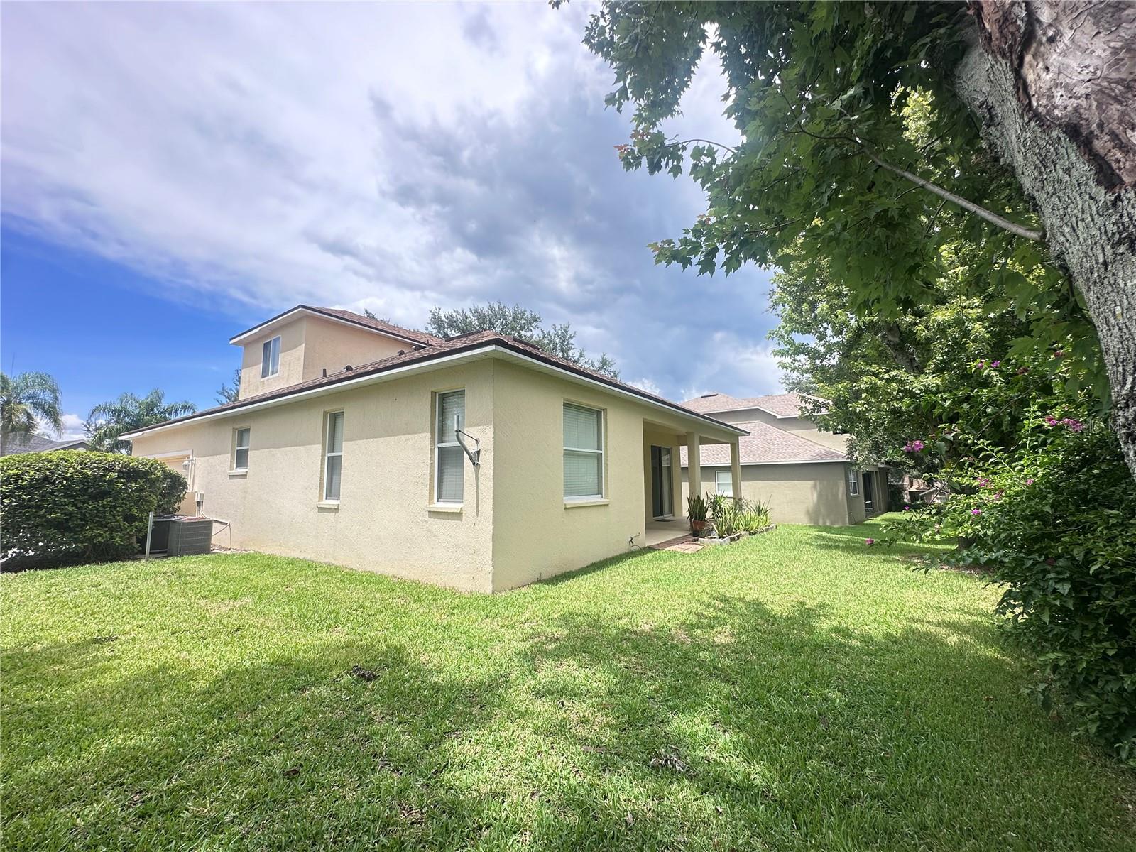 Image 3 of 33 For 559 Hiawatha Palm Place