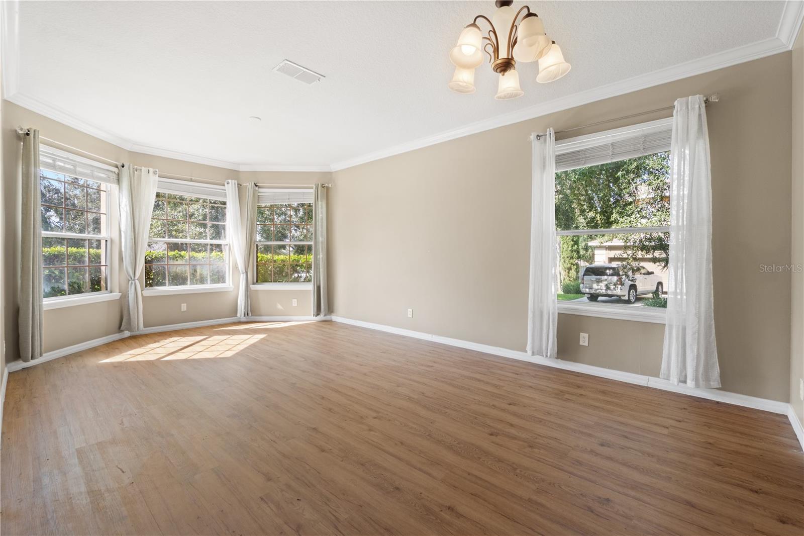 Image 5 of 33 For 559 Hiawatha Palm Place