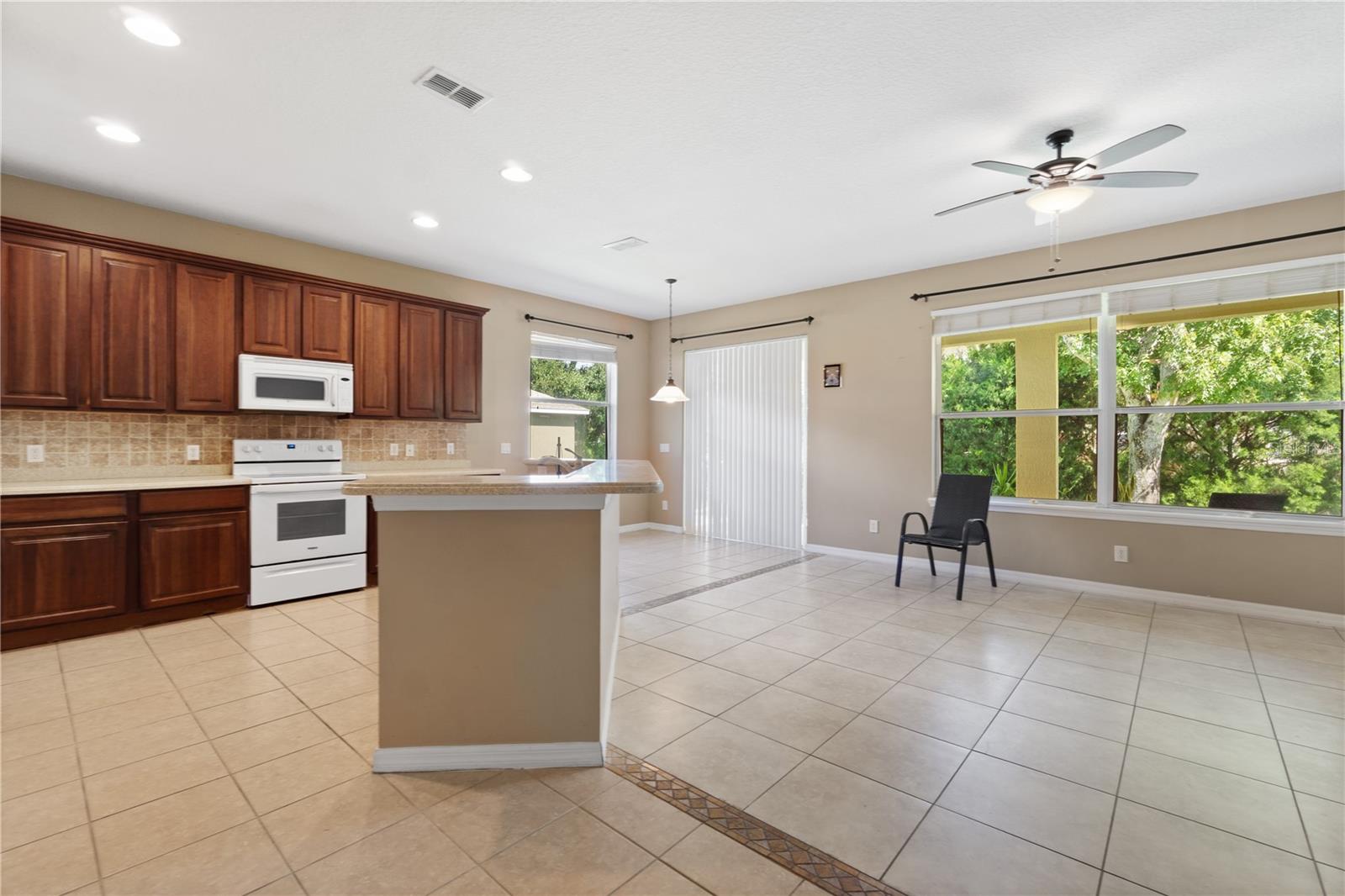 Image 8 of 33 For 559 Hiawatha Palm Place