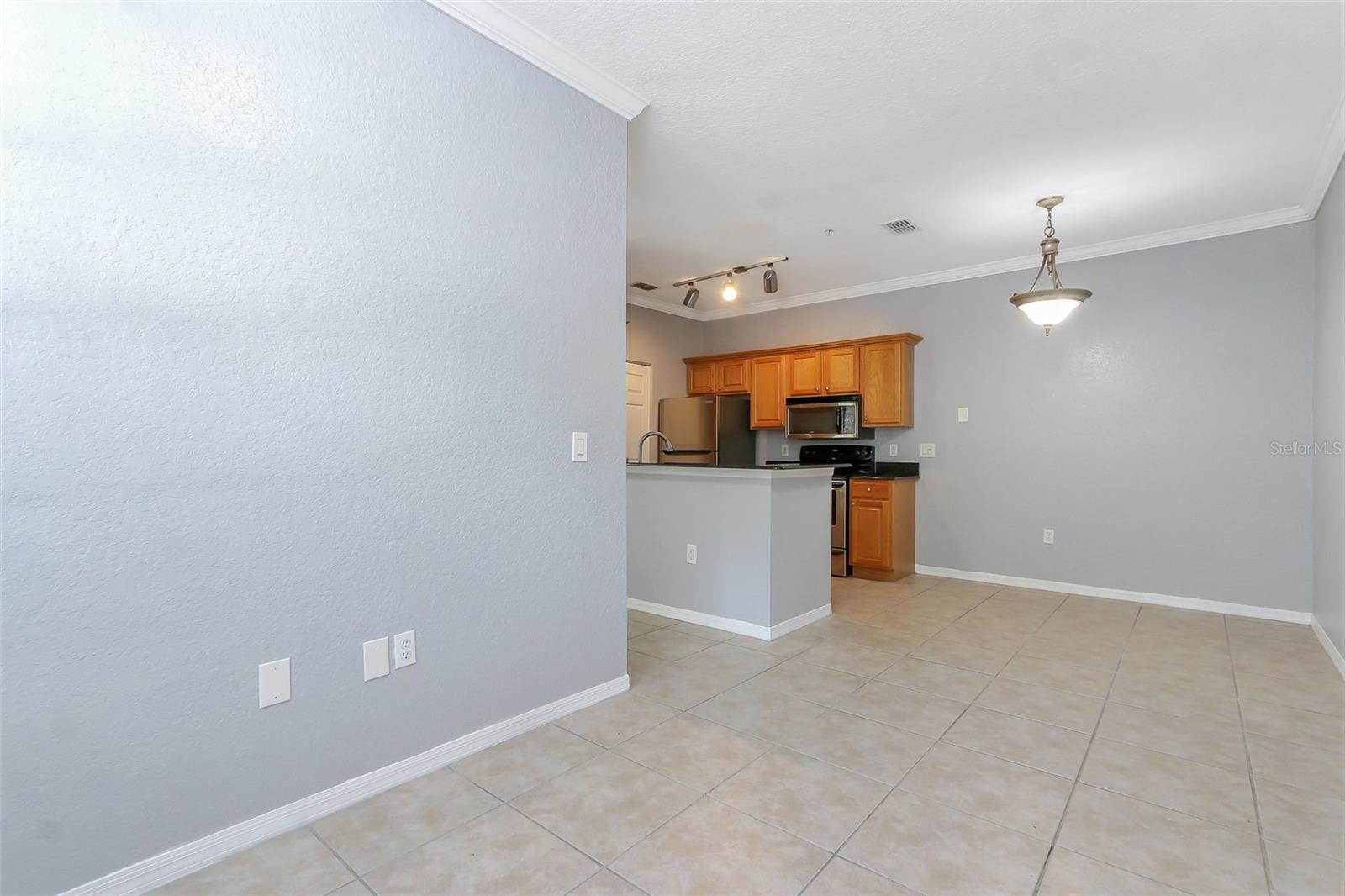Image 10 of 18 For 819 Grand Regency Point 101