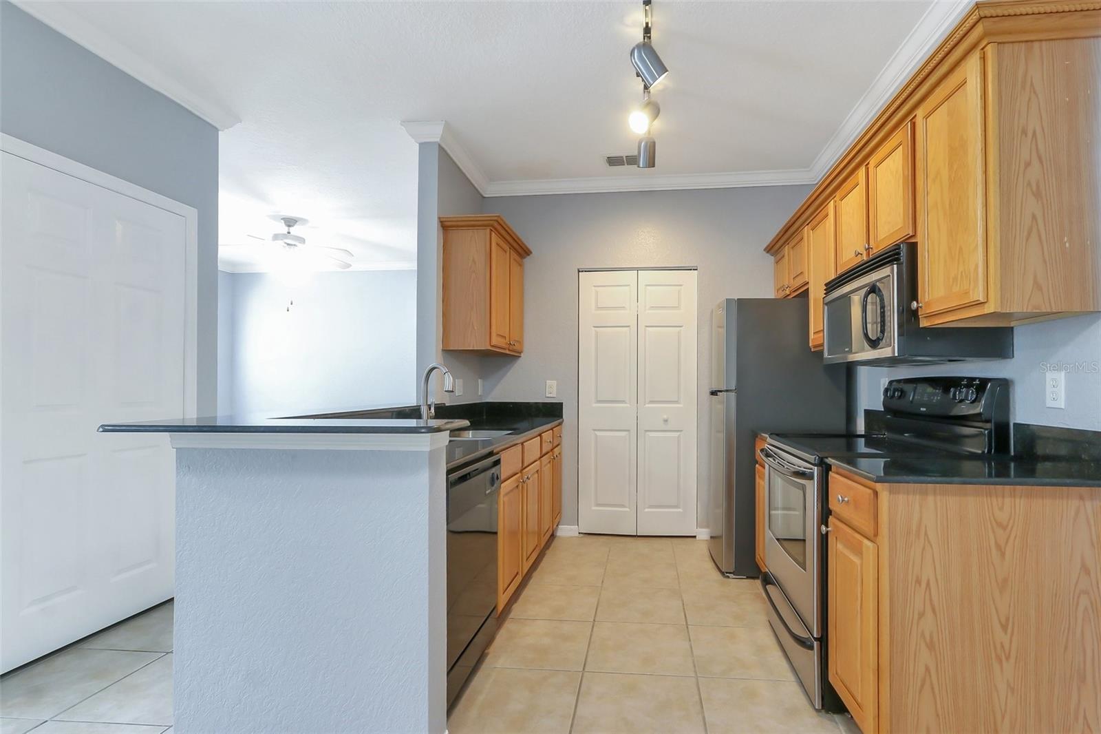 Image 8 of 18 For 819 Grand Regency Point 101