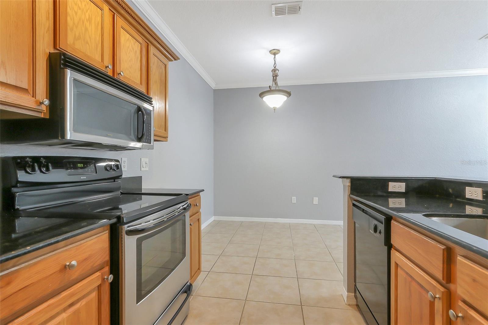 Image 9 of 18 For 819 Grand Regency Point 101