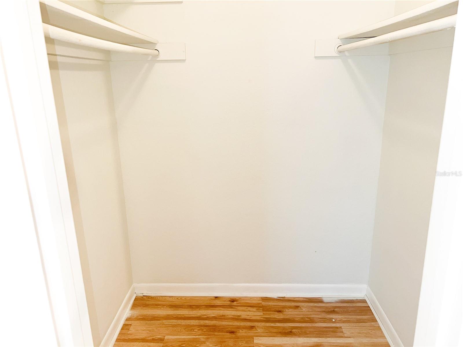 Image 7 of 20 For 4275 Perkinshire Lane 204