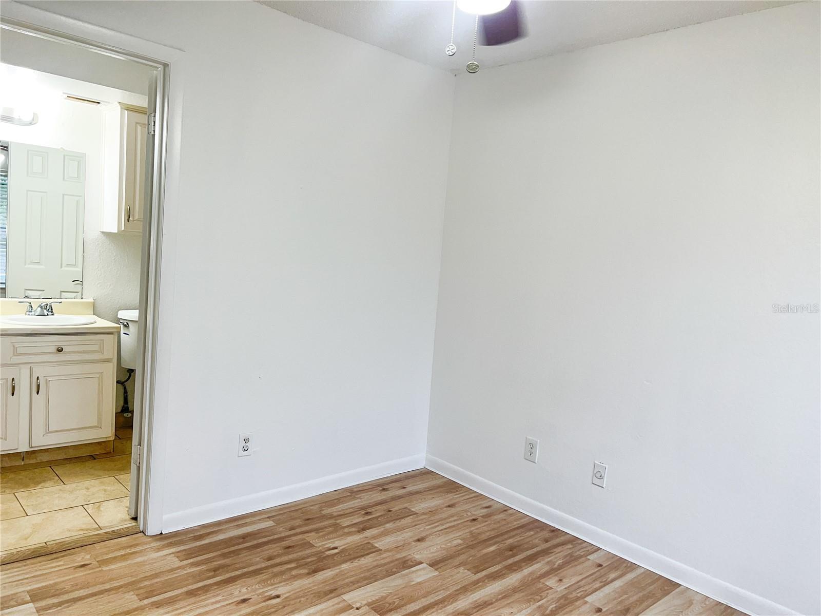 Image 9 of 20 For 4275 Perkinshire Lane 204