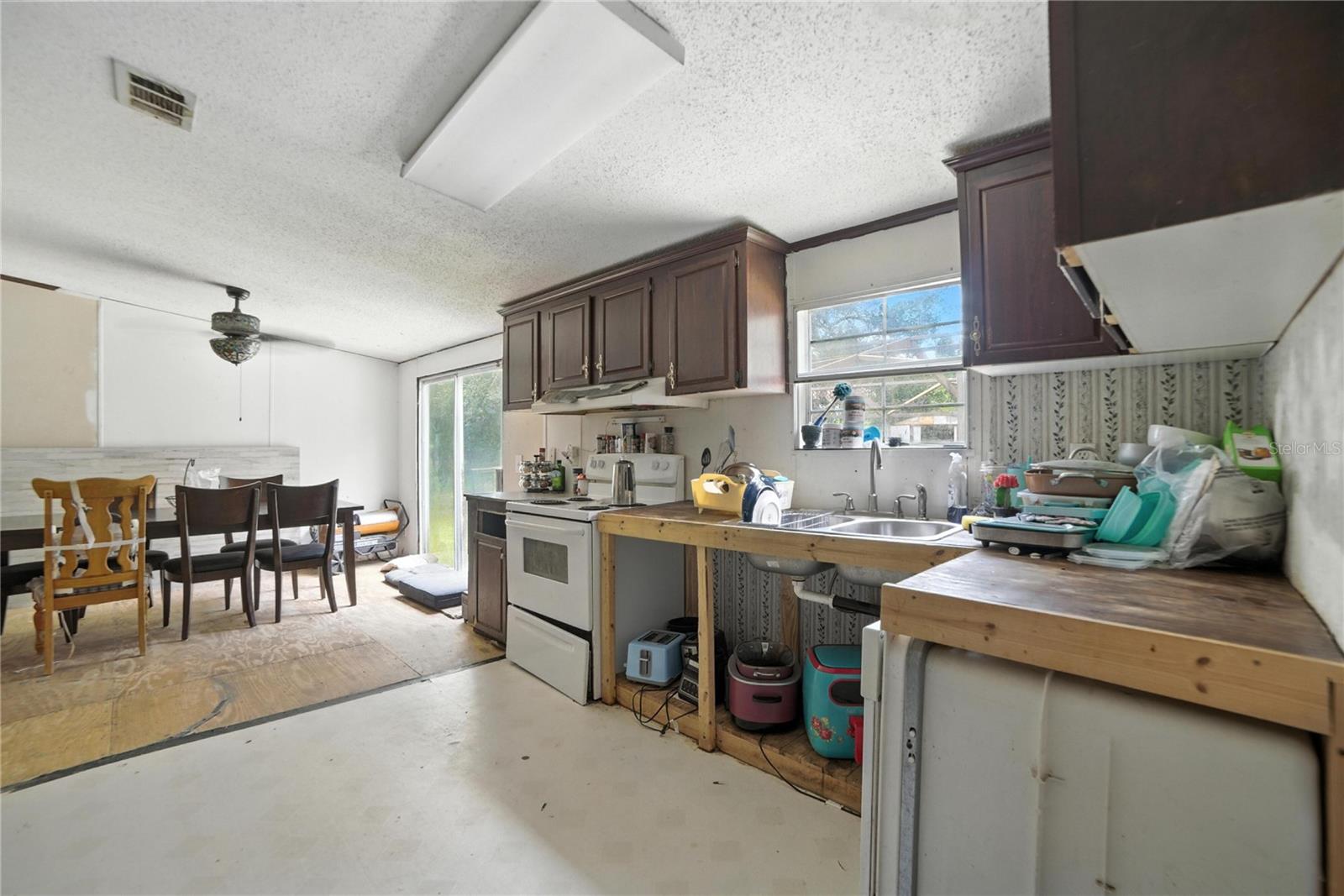Image 11 of 32 For 18111 24th Street