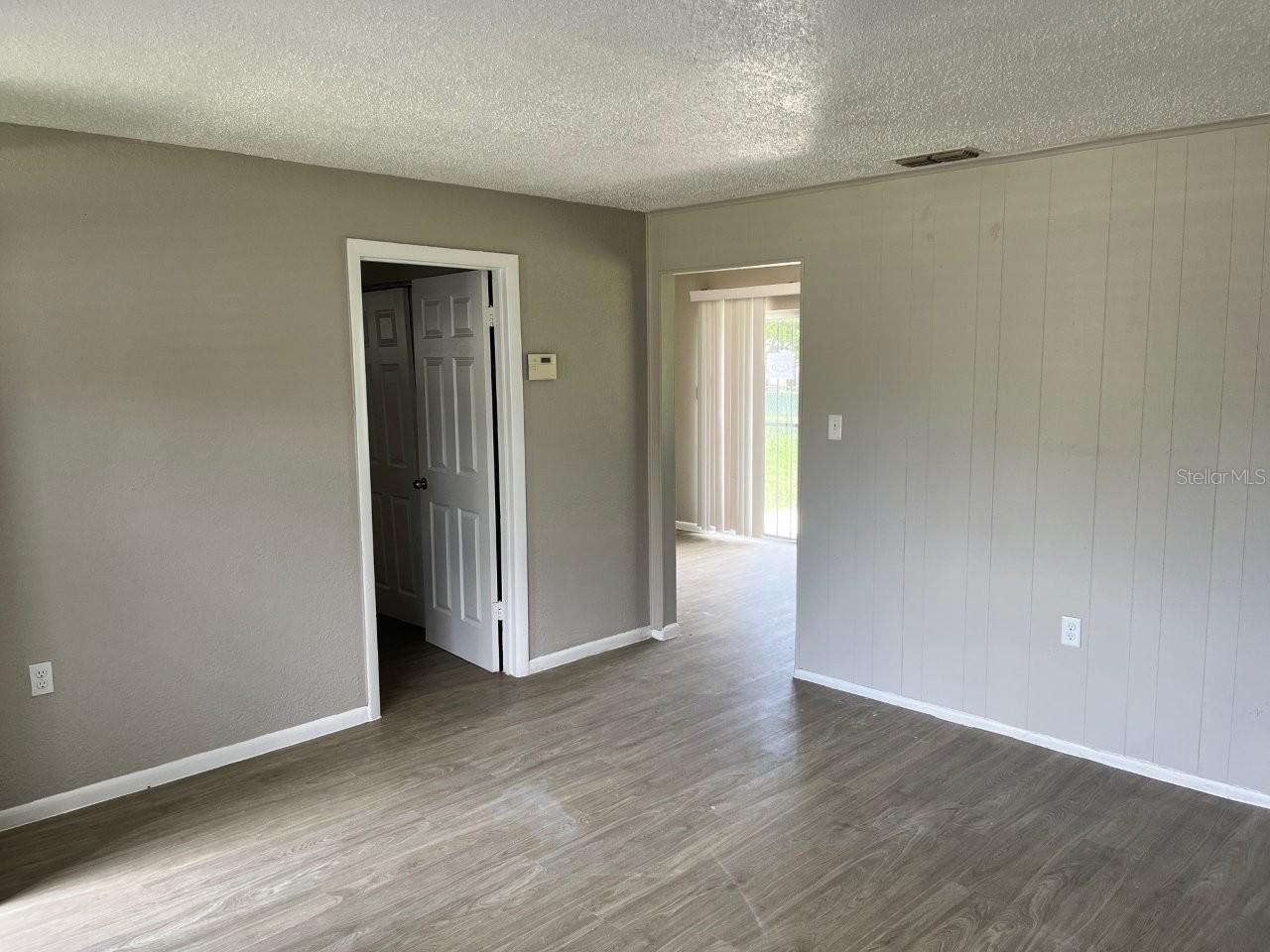 Image 4 of 14 For 5017 Elese Street