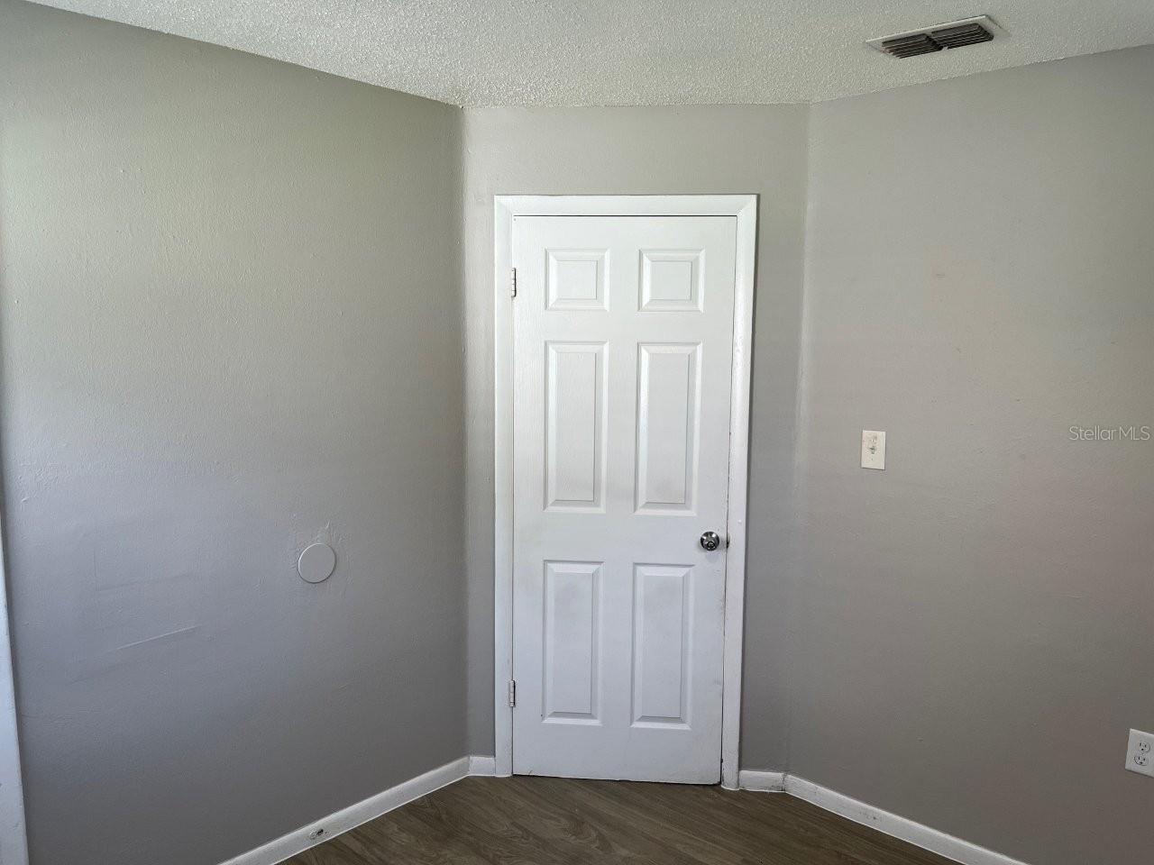 Image 6 of 14 For 5017 Elese Street