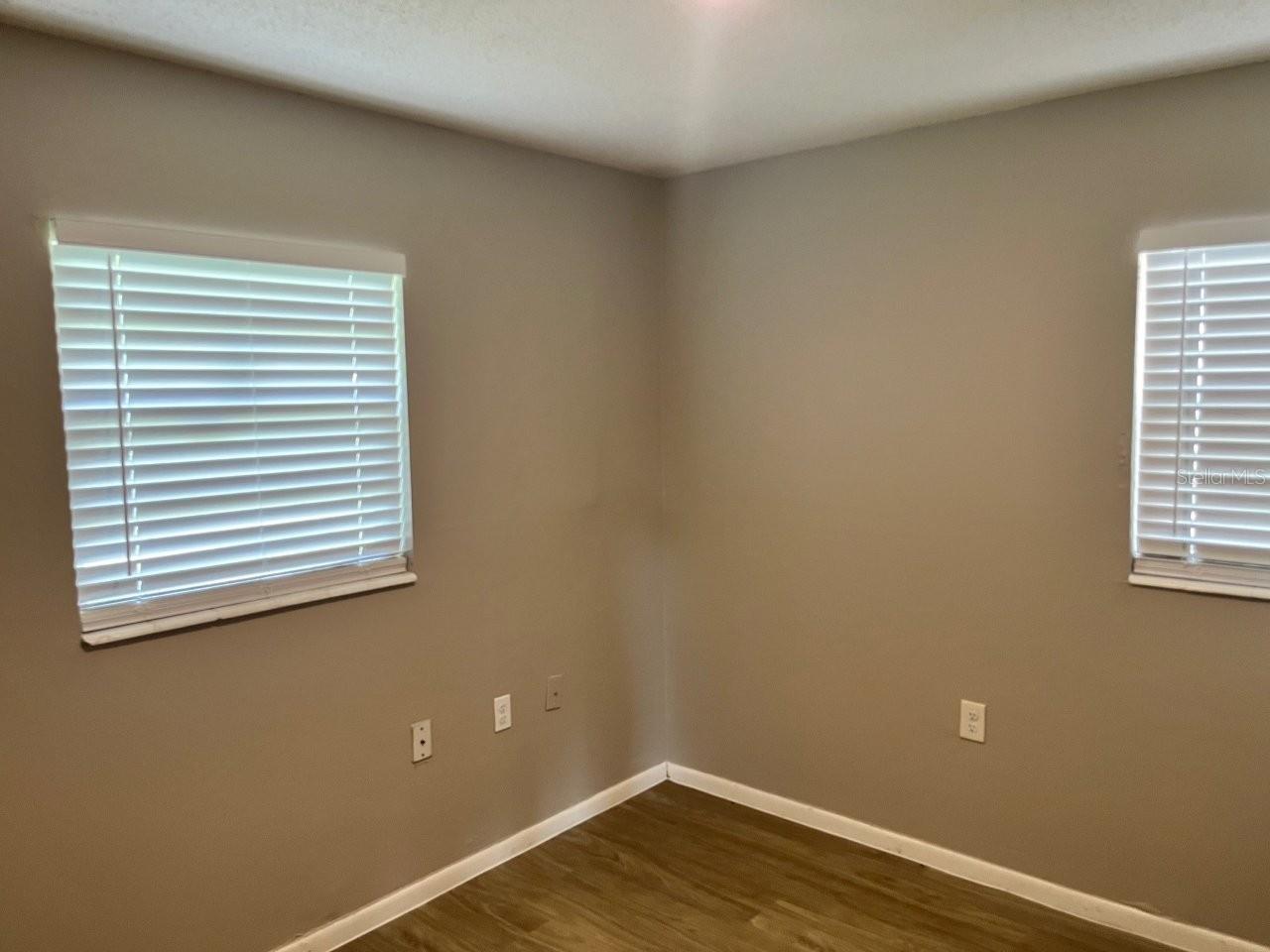 Image 8 of 14 For 5017 Elese Street