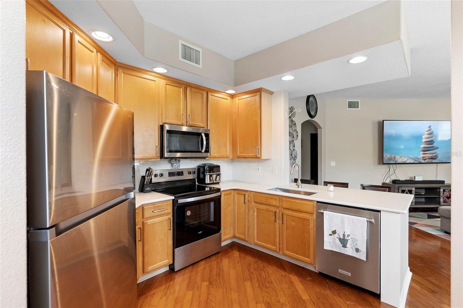 Image 11 of 32 For 13421 Fountainbleau Drive 4-1
