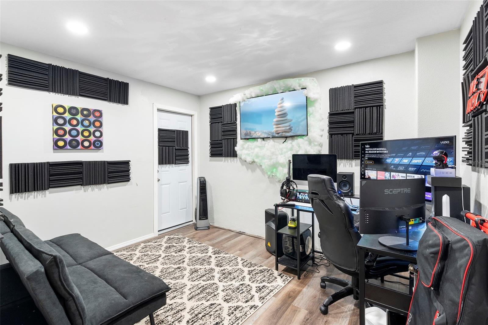 Image 18 of 32 For 13421 Fountainbleau Drive 4-1