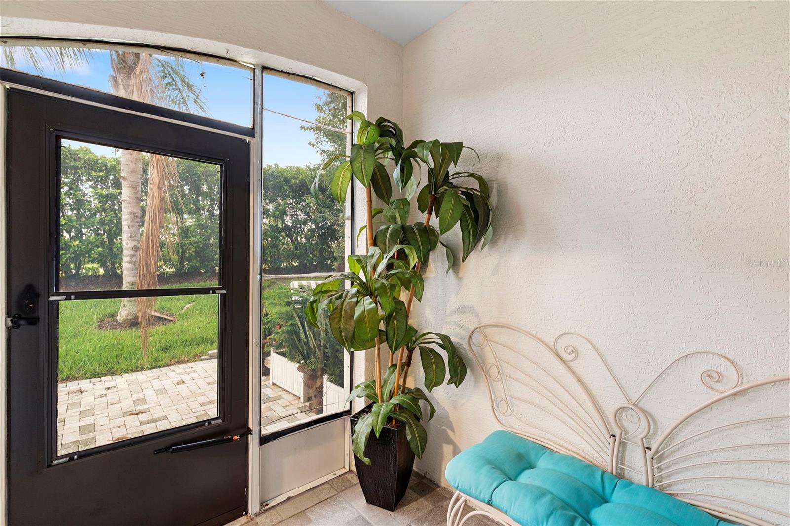 Image 23 of 32 For 13421 Fountainbleau Drive 4-1