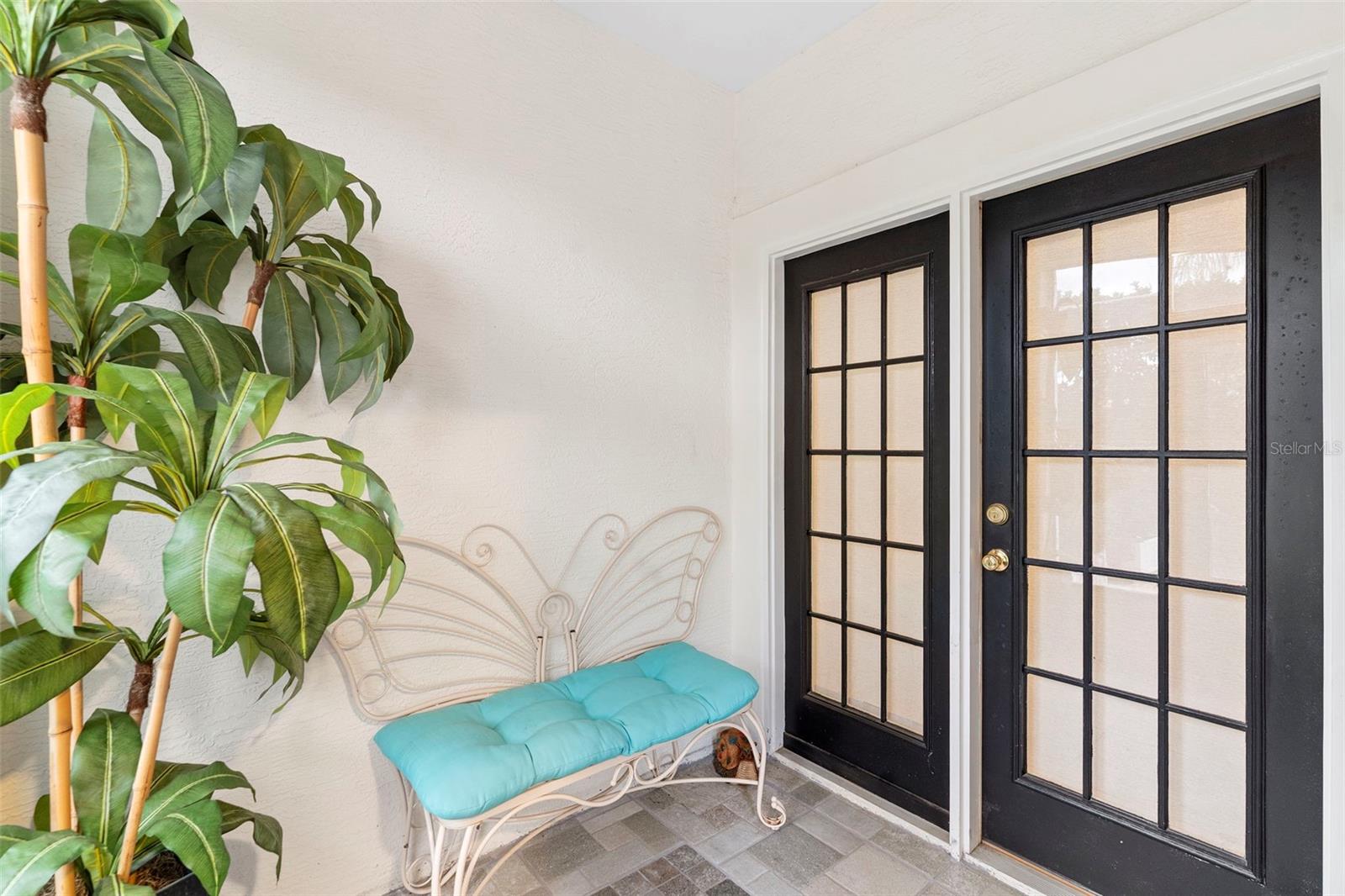 Image 24 of 32 For 13421 Fountainbleau Drive 4-1