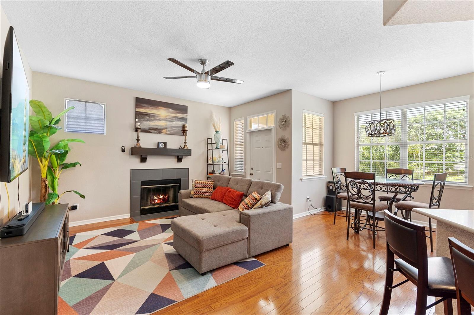 Image 7 of 32 For 13421 Fountainbleau Drive 4-1